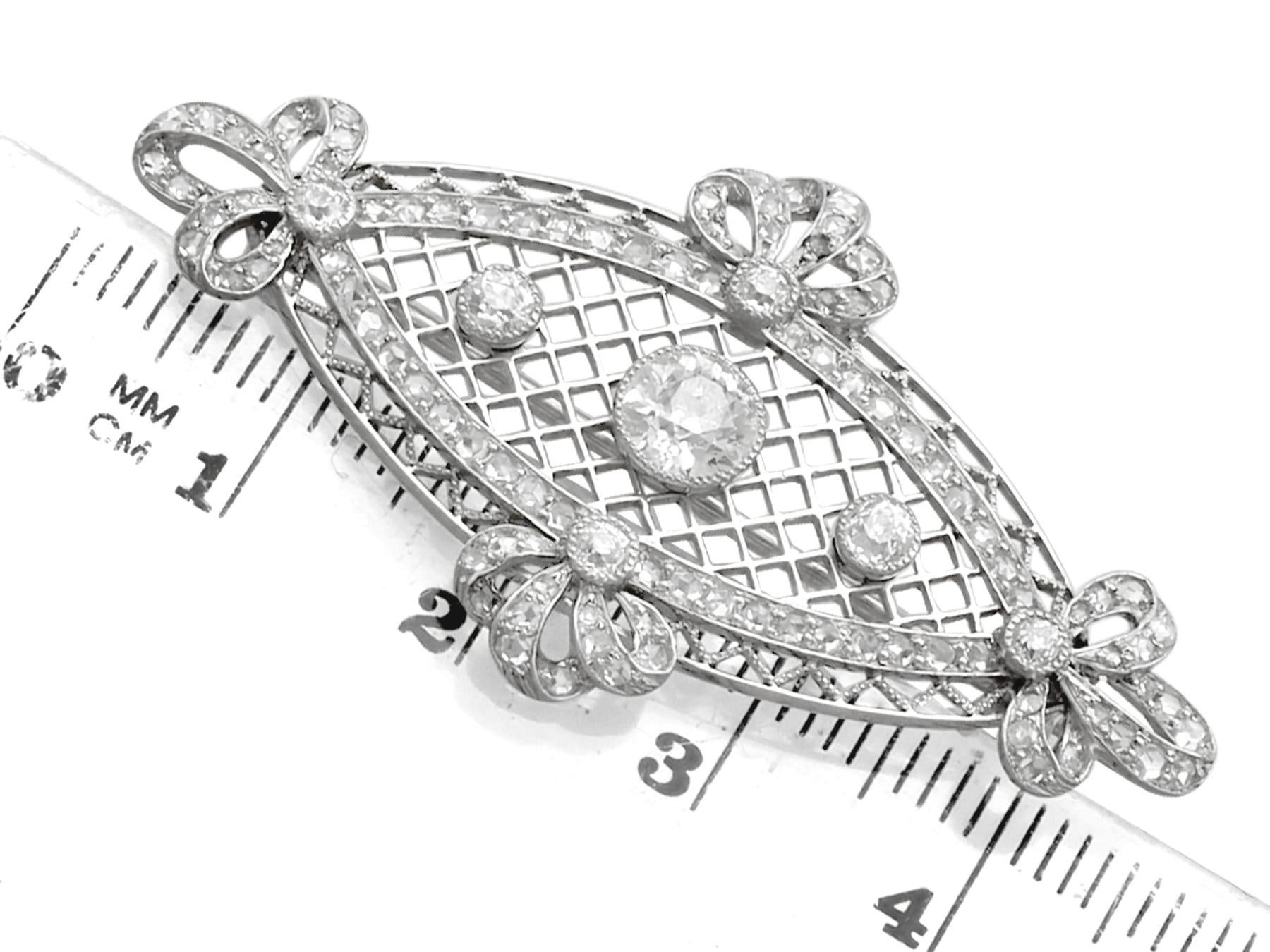 1900s Antique 1.84 Carat Diamond and Platinum Brooch For Sale 2