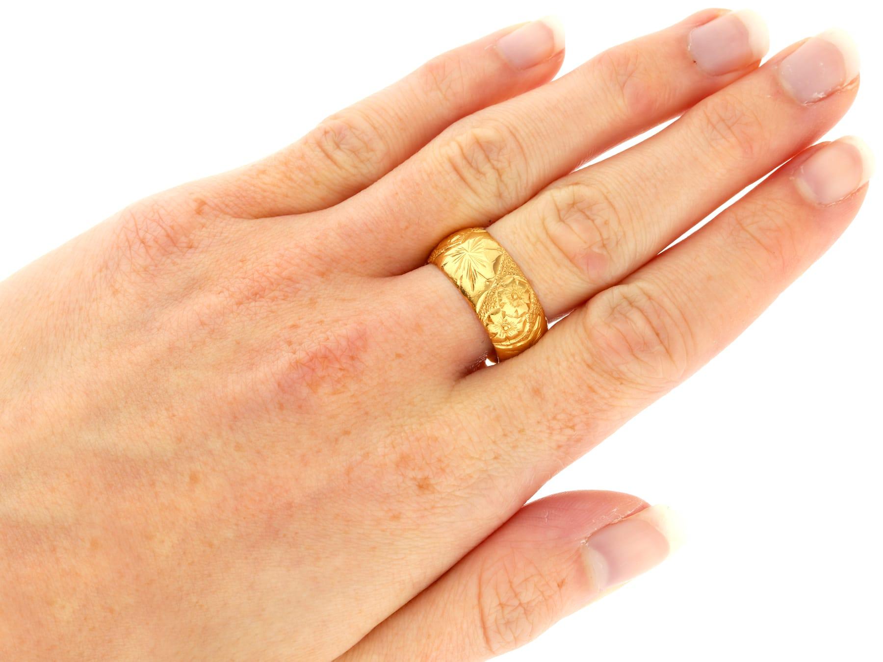 Women's or Men's 1900s 22k Yellow Gold Wedding Band For Sale