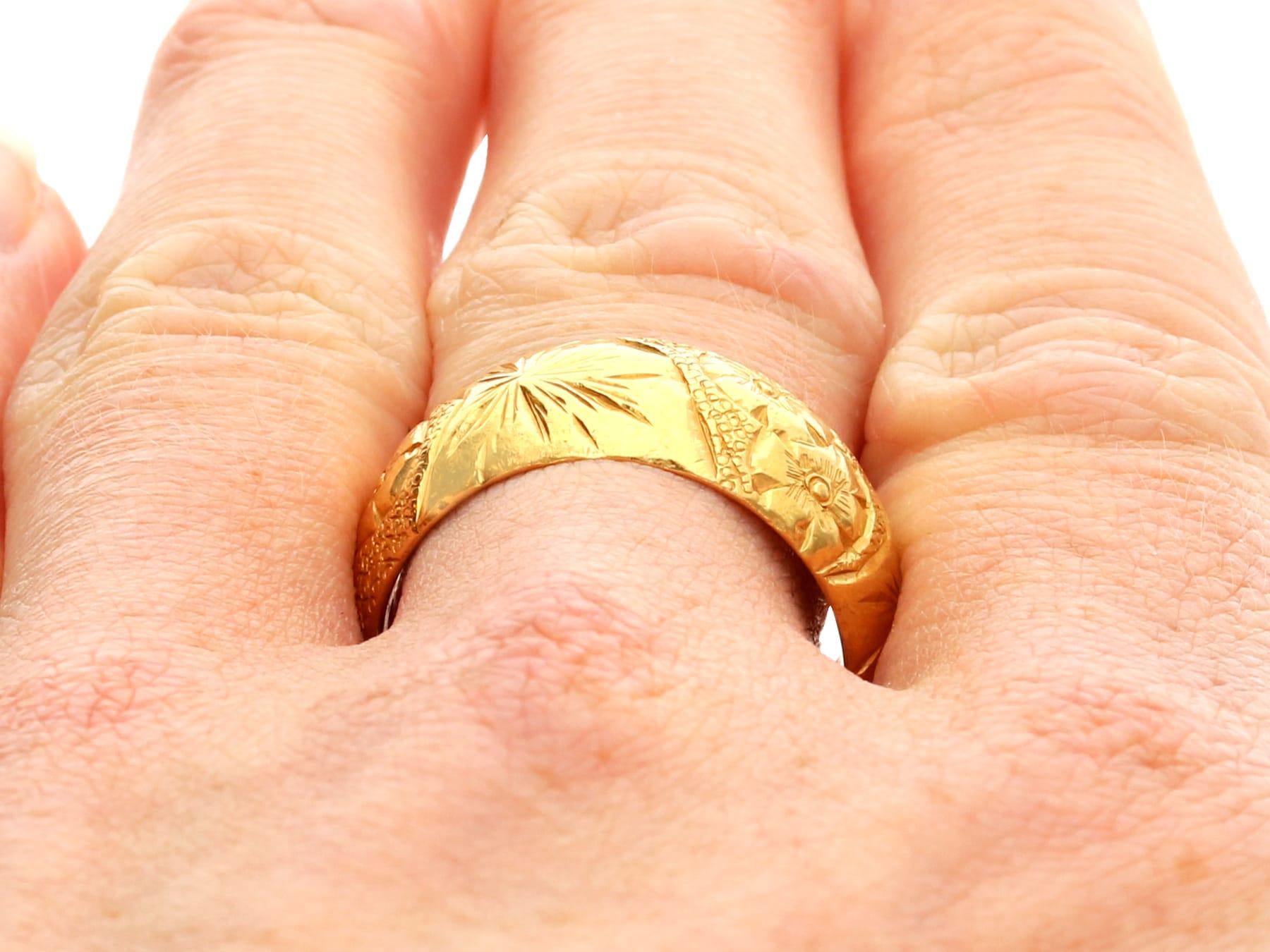 1900s Antique 22k Yellow Gold Wedding Band For Sale 2