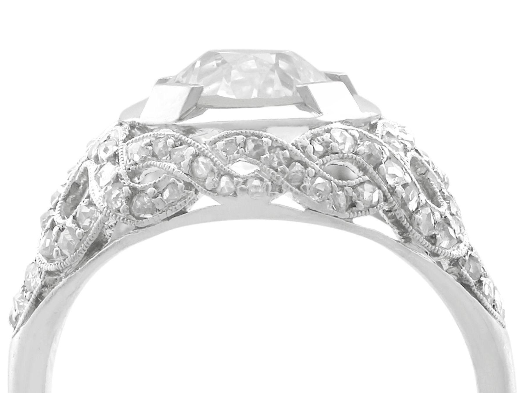 Bague cocktail ancienne en platine avec diamants de 2,30 carats Pour femmes en vente