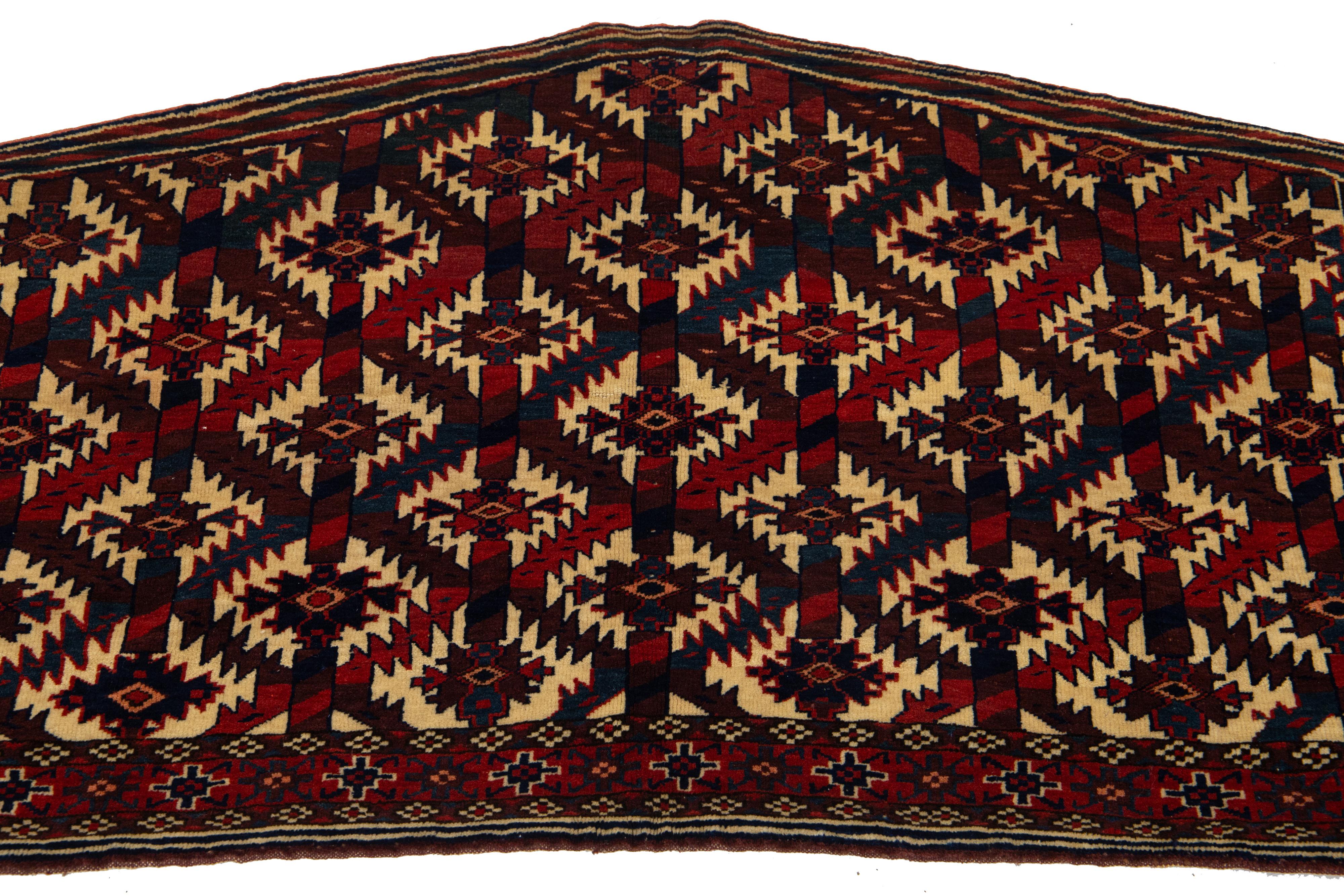 Afghan Tapis afghan ancien Yamoud bourgogne en laine des années 1900 fait à la main avec motif sur toute la surface en vente