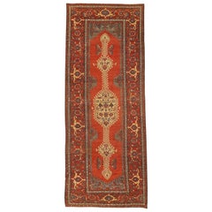 Tapis d'Azerbaïdjan ancien des années 1900 avec médaillon central ivoire sur fond rouge