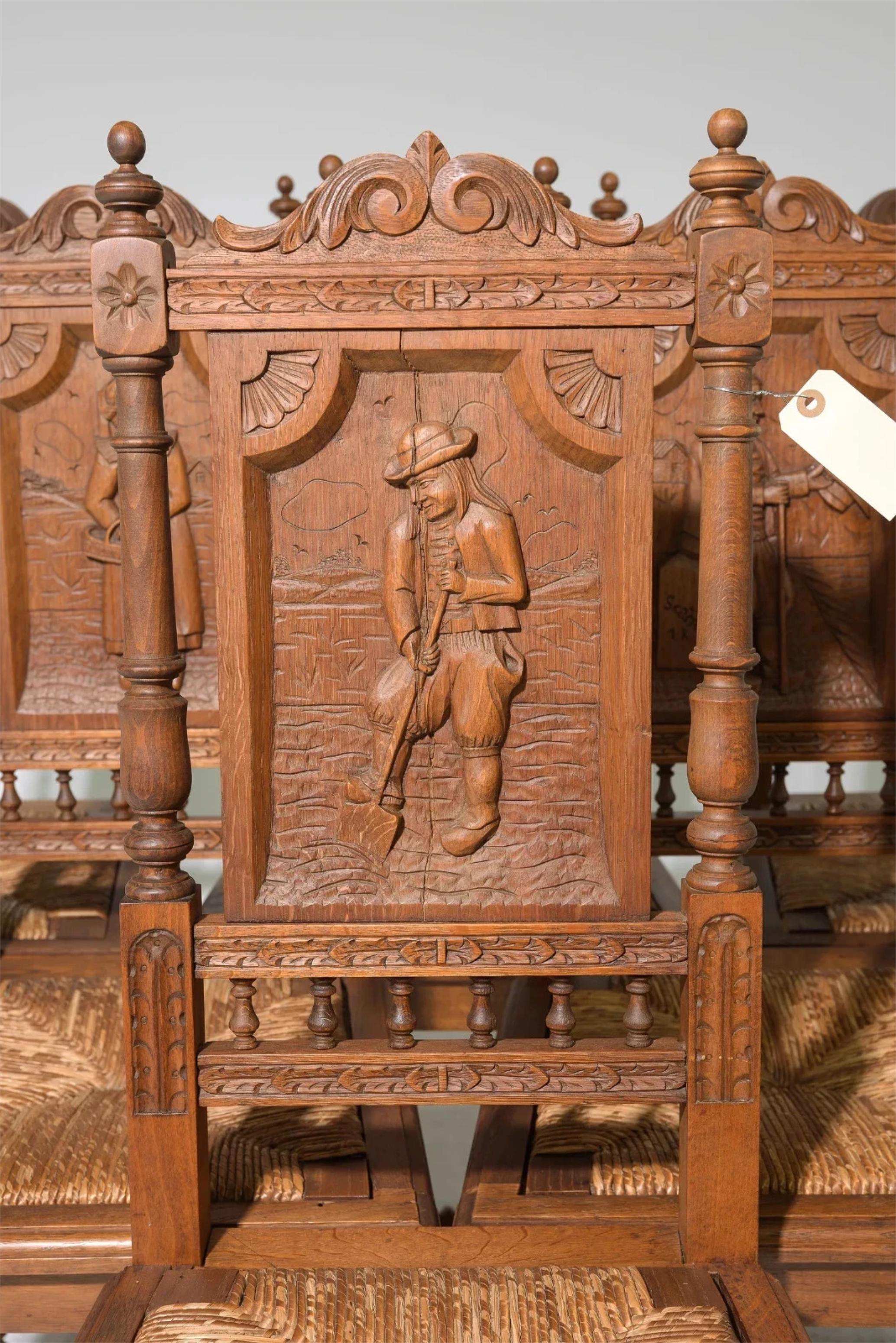 Charme Antiques 1900  Chaises d'appoint en chêne sculpté, style breton, pour salle à manger, lot de 6 !

Ensemble de chaises anciennes, Breton, Dining, Side, Set of 6, Style Carved, Oak, 1900s, 20th Century !

Ensemble de 6 chaises de salle à manger