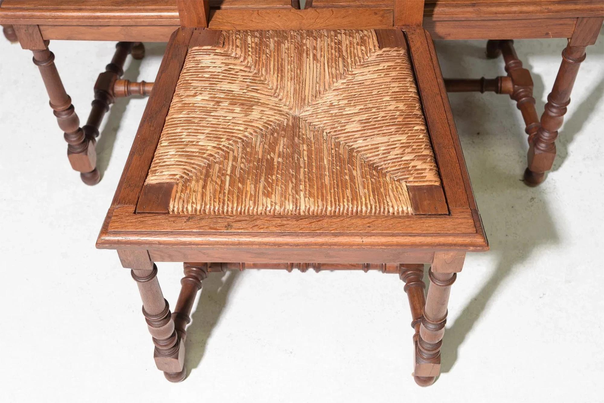 Autre 1900s Antique  Chaises de salle à manger en chêne sculpté de style breton, lot de 6 ! en vente
