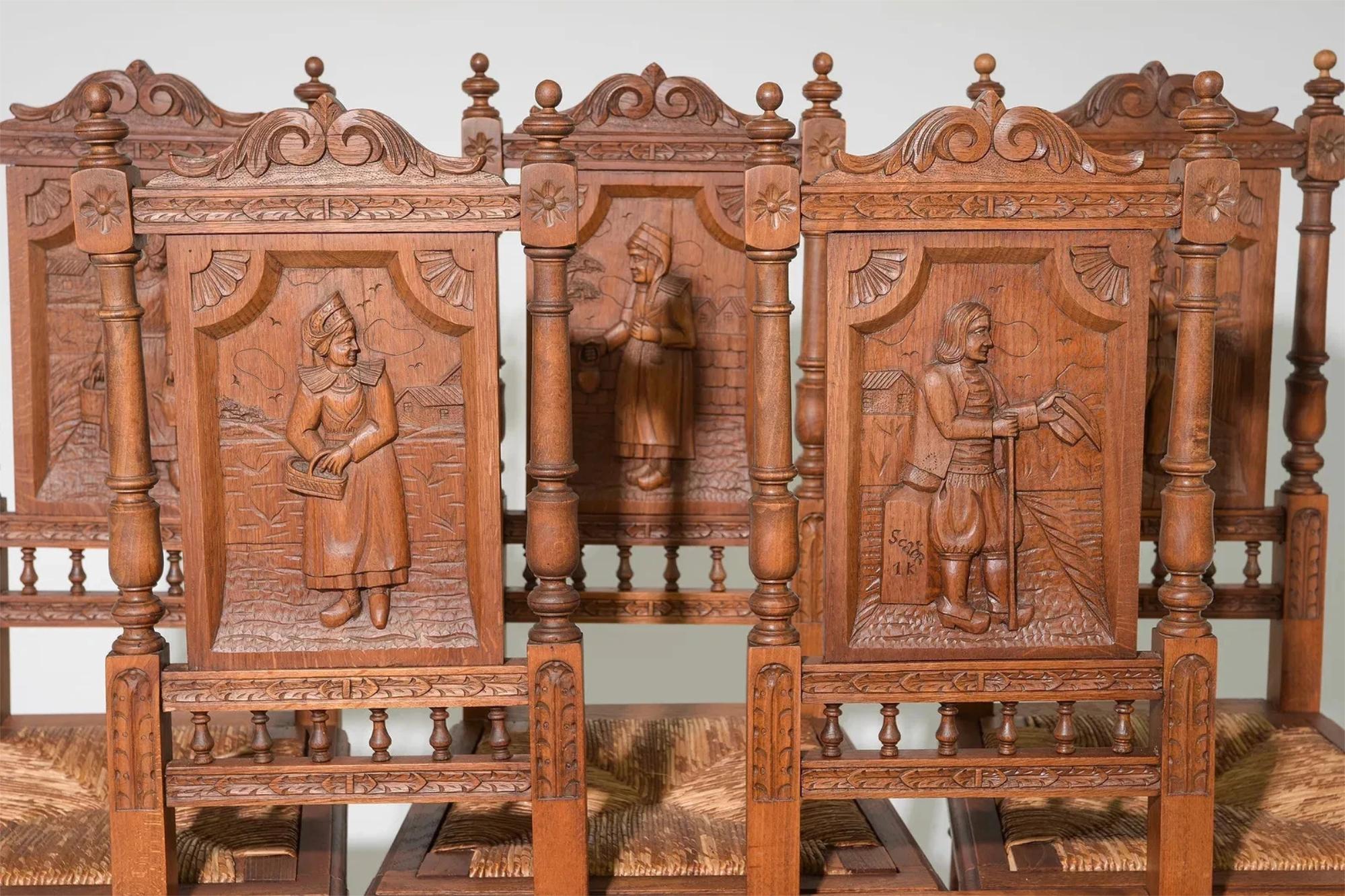 Français 1900s Antique  Chaises de salle à manger en chêne sculpté de style breton, lot de 6 ! en vente