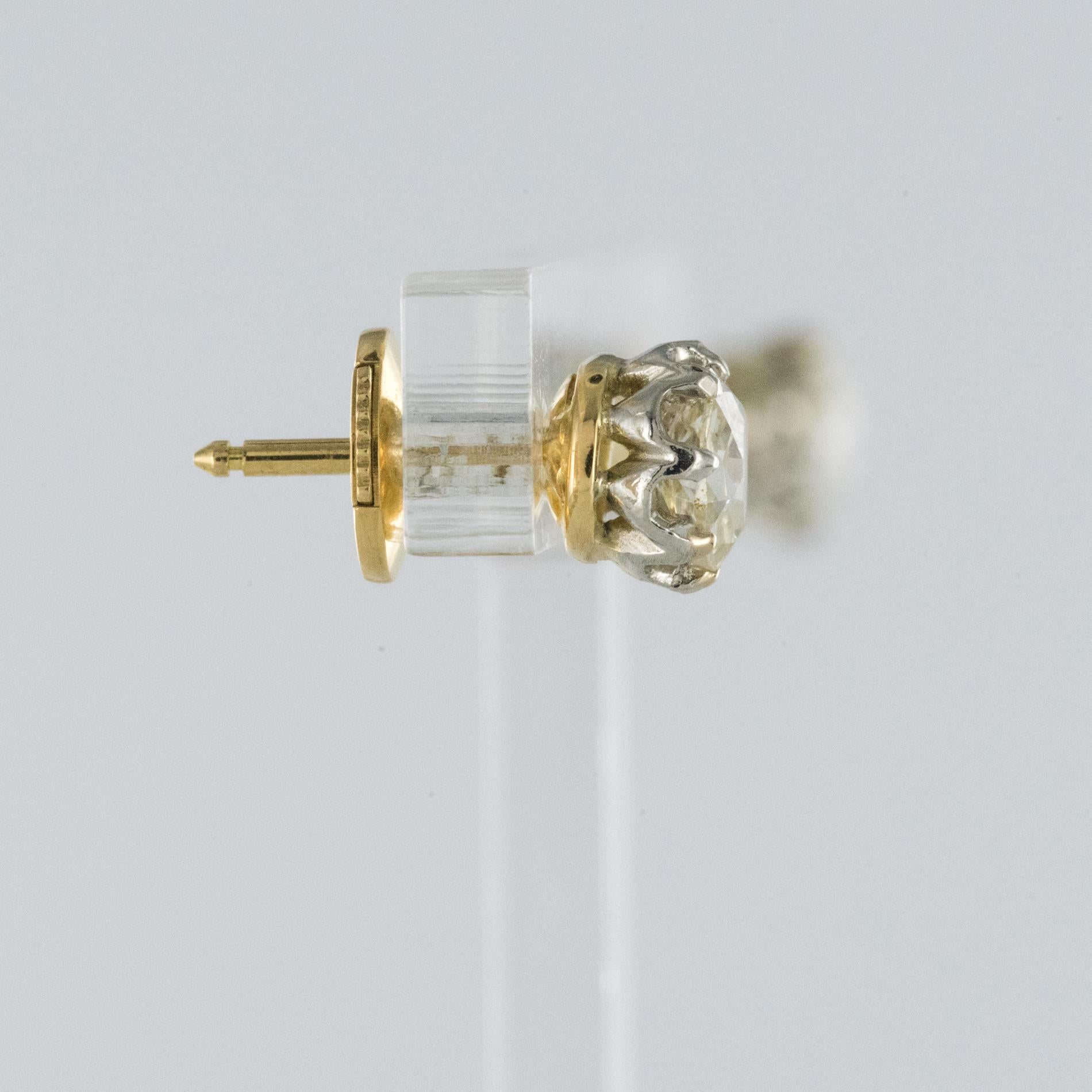 1900s Antique-Cut Diamond 18 Karat Yellow Gold Stud Earrings 1