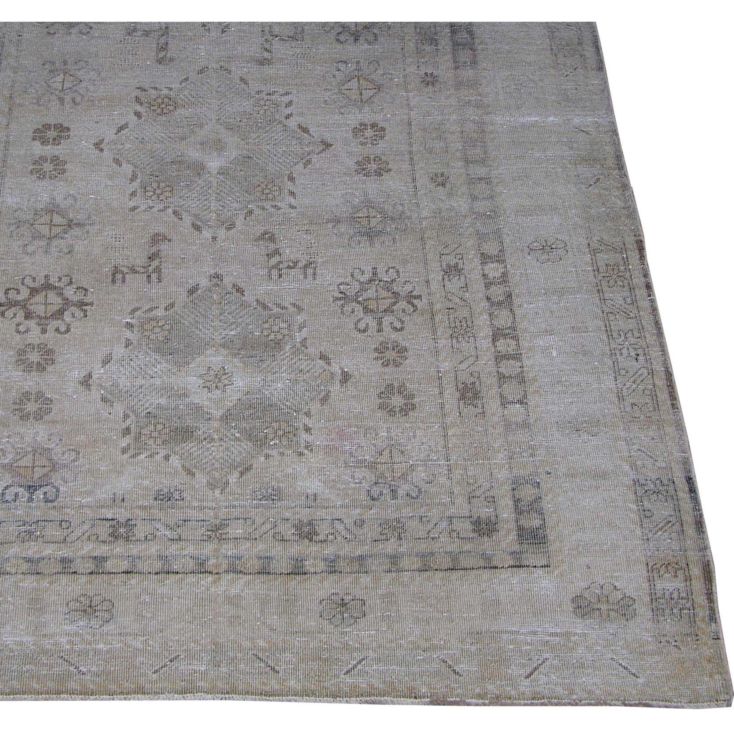 Zum Verkauf steht ein antiker, dekorativer Khotan-Samarkand-Teppich aus den 1900er Jahren. Dieser Teppich ist aus Wolle auf Baumwollbasis gefertigt. Sie ist stammesgebunden und traditionell