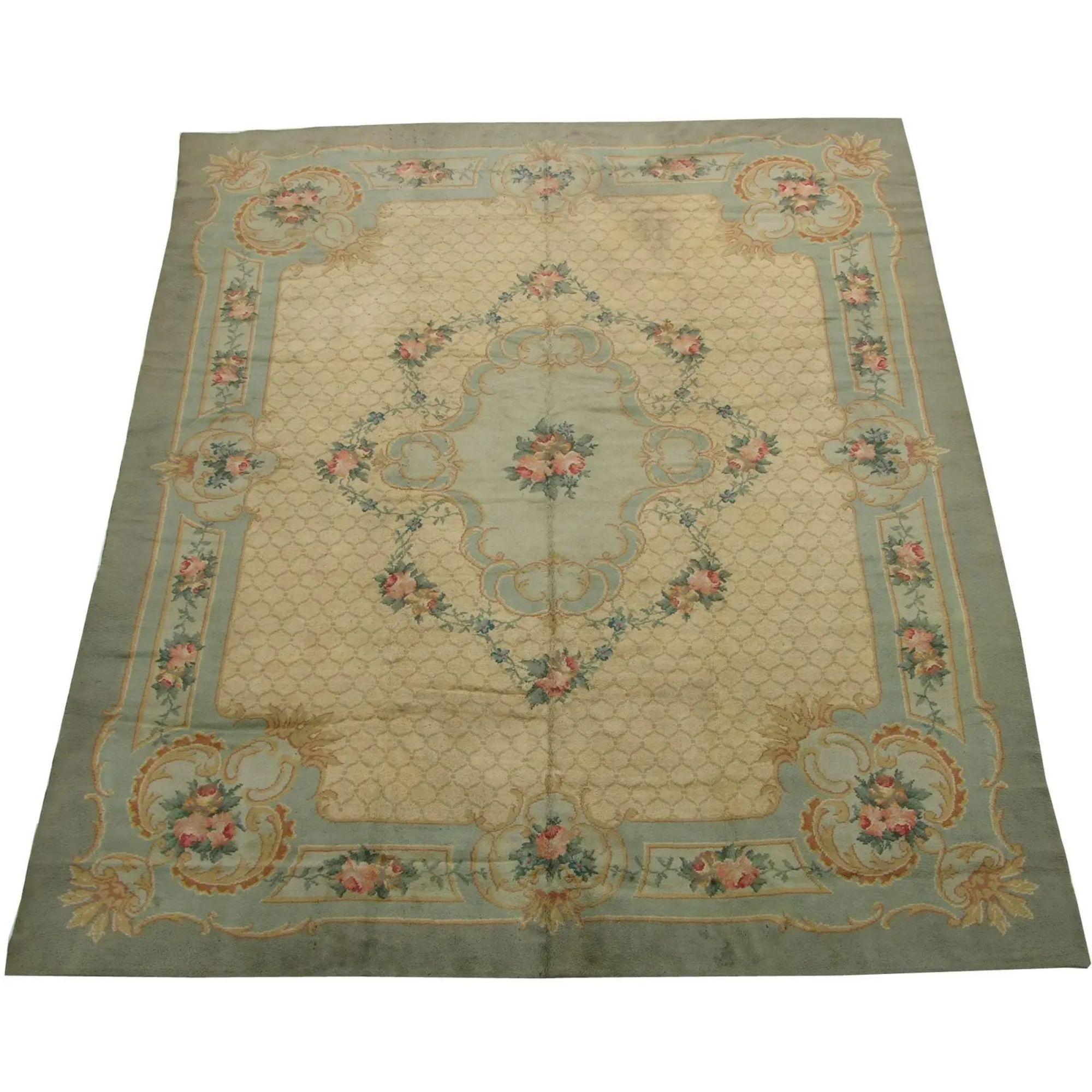 1900s Antique European Rug 13′ × 16′3″ In Good Condition For Sale In Los Angeles, US