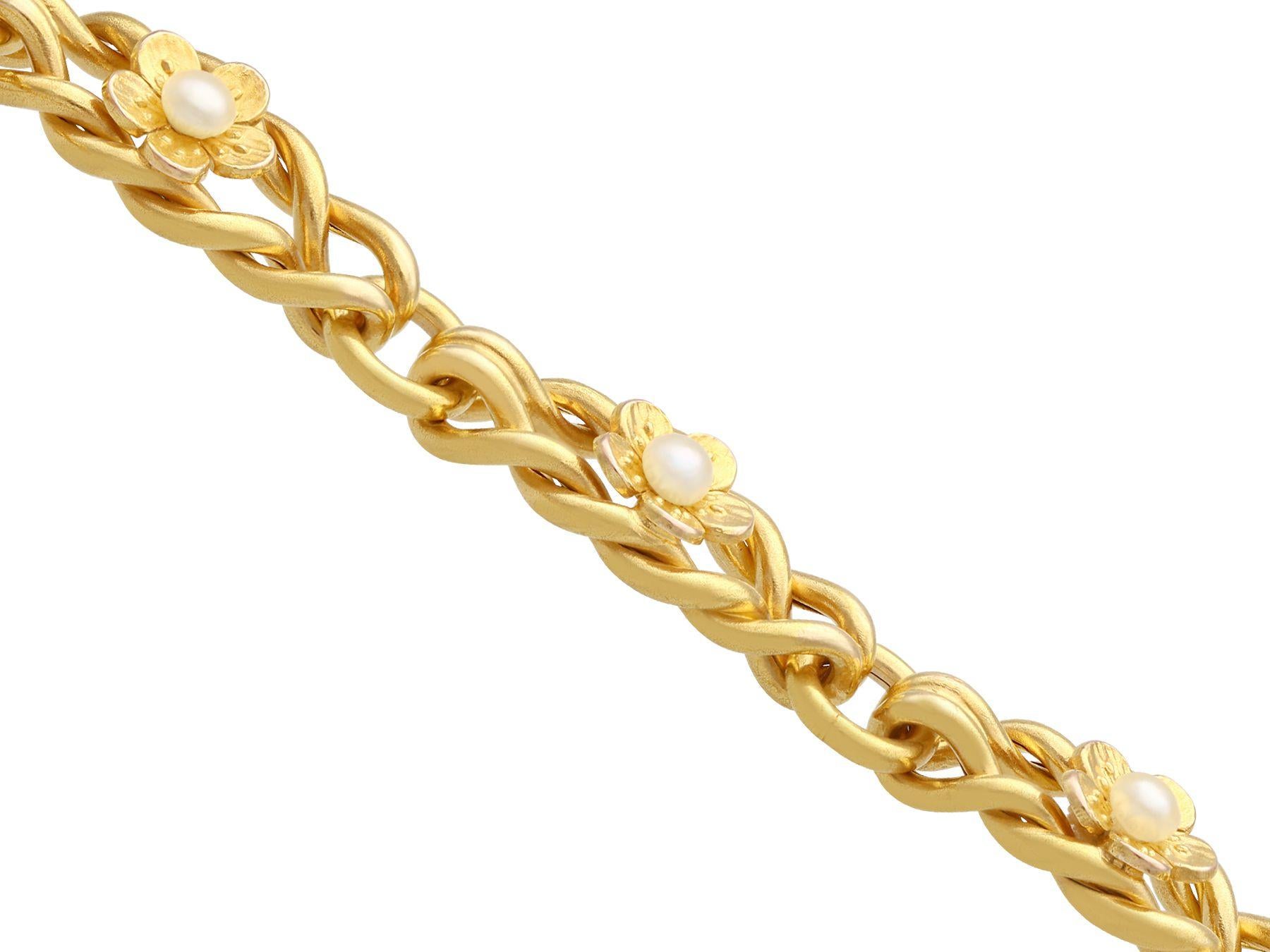 1900er Jahre, antikes französisches Perlen- und Gelbgoldarmband (Rundschliff) im Angebot