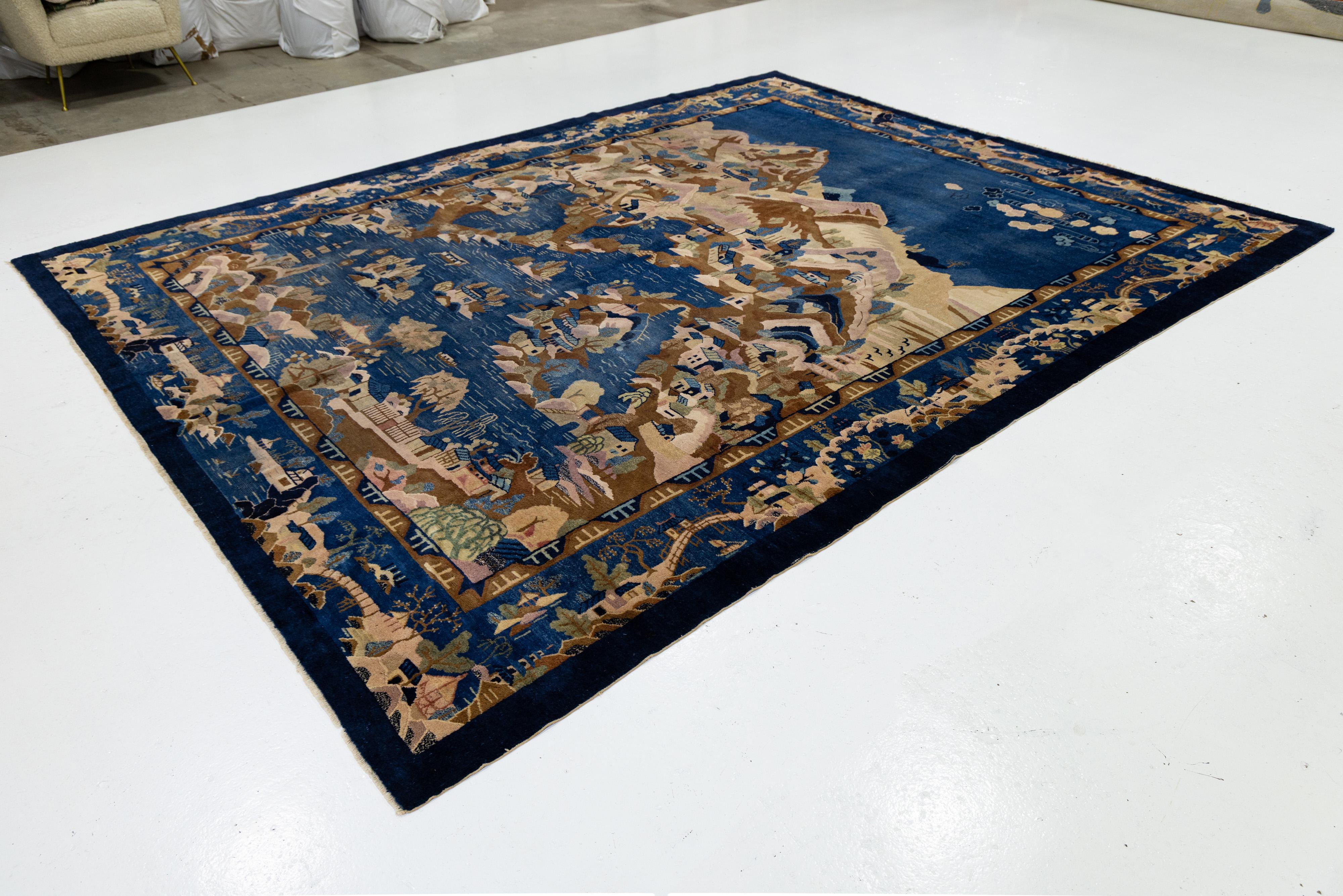 Chinois 1900s Antique Handmade Chinese Peking Wool Rug In Blue with Traditional Design (Tapis chinois en laine de Pékin fait à la main) en vente