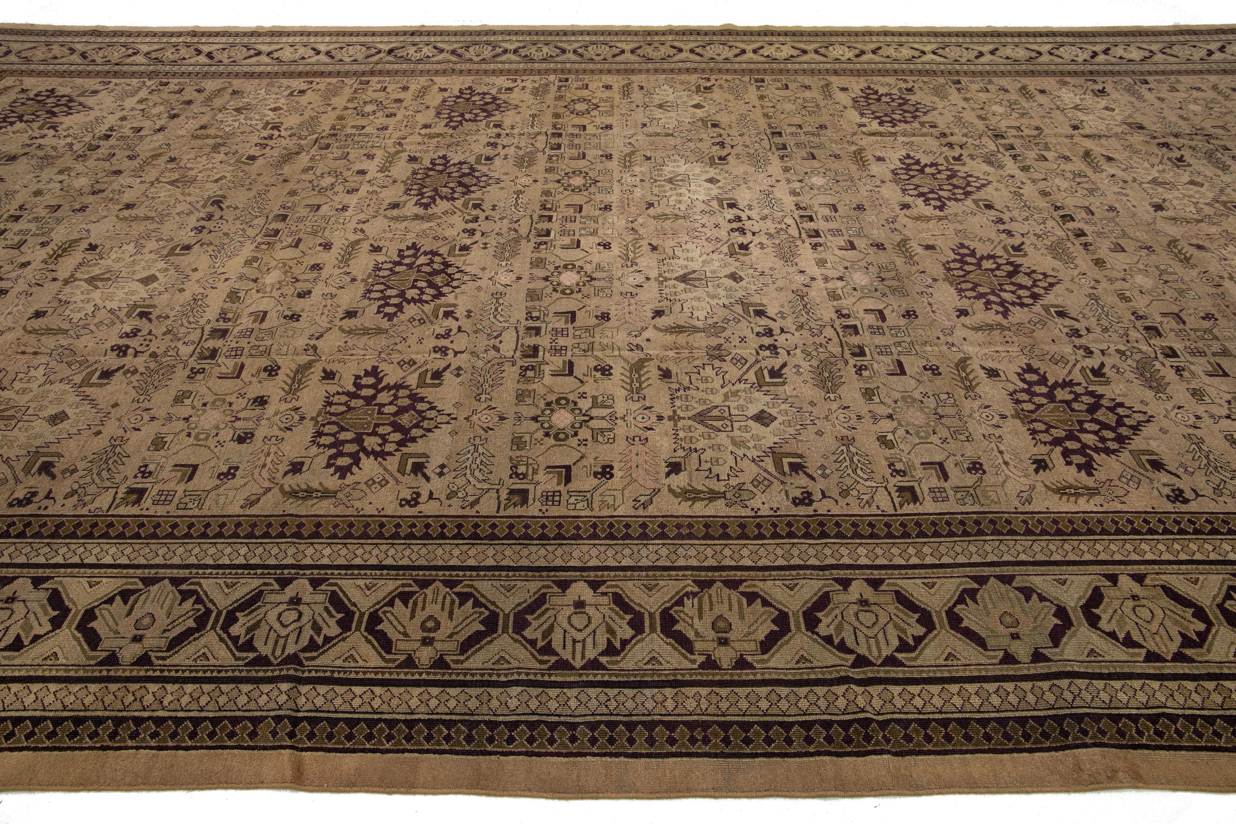 1900er Jahre Antiker indischer Amritsar Wollteppich in Brown mit Allover-Design im Angebot 1