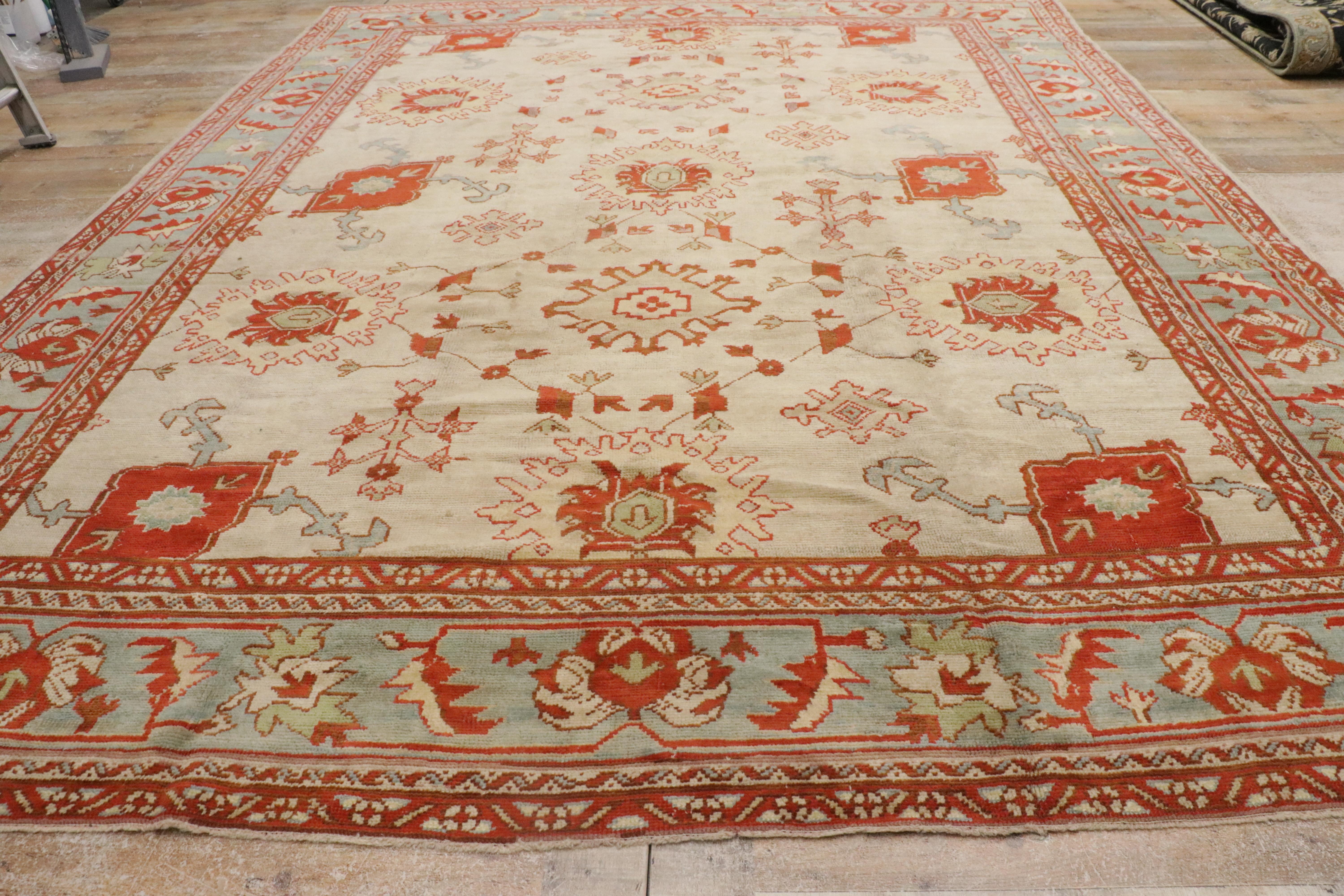 1900's Antique Ivory Turkish Oushak Rug with Modern Mediterranean Style For Sale 10
