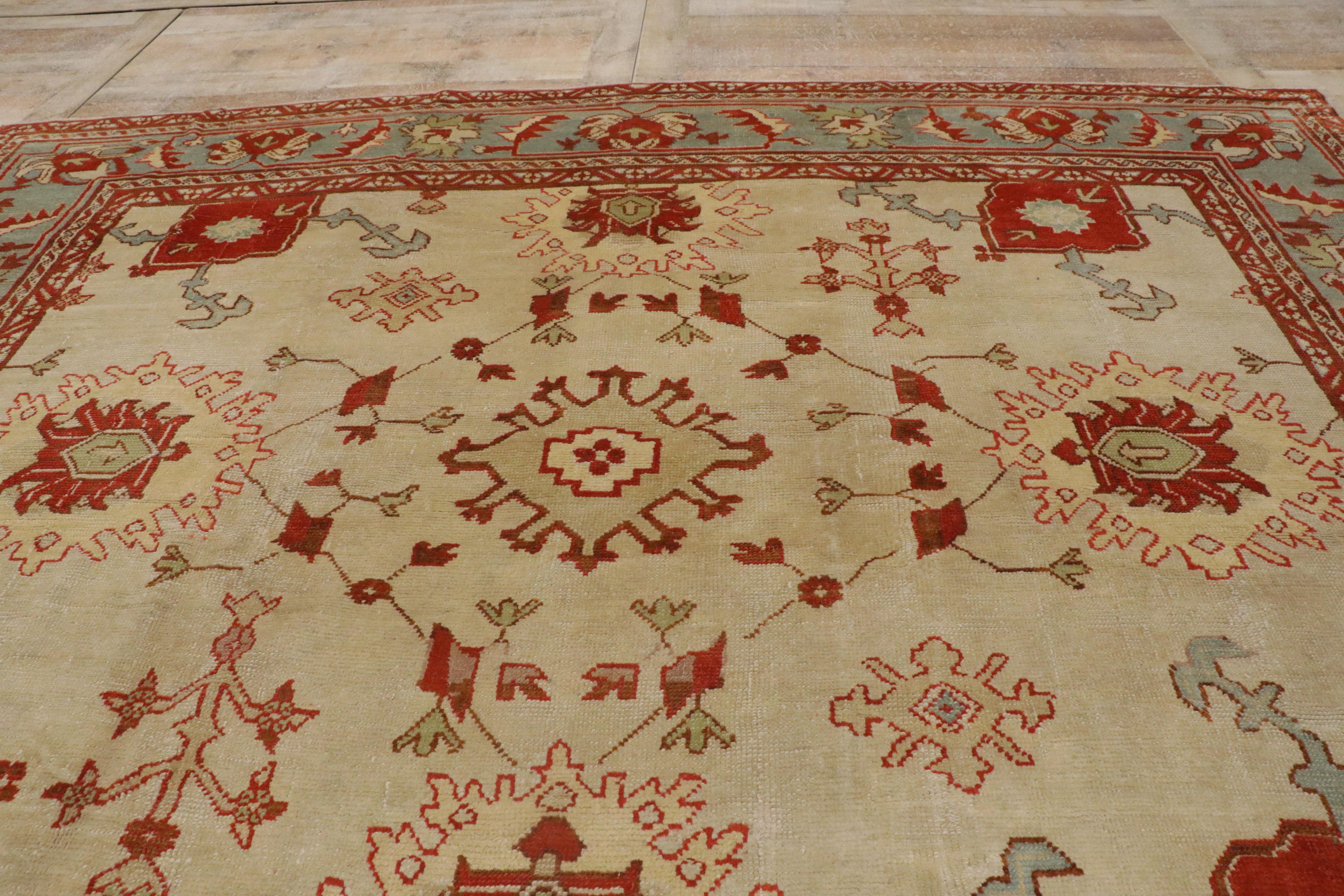 1900's Antique Ivory Turkish Oushak Rug with Modern Mediterranean Style For Sale 11