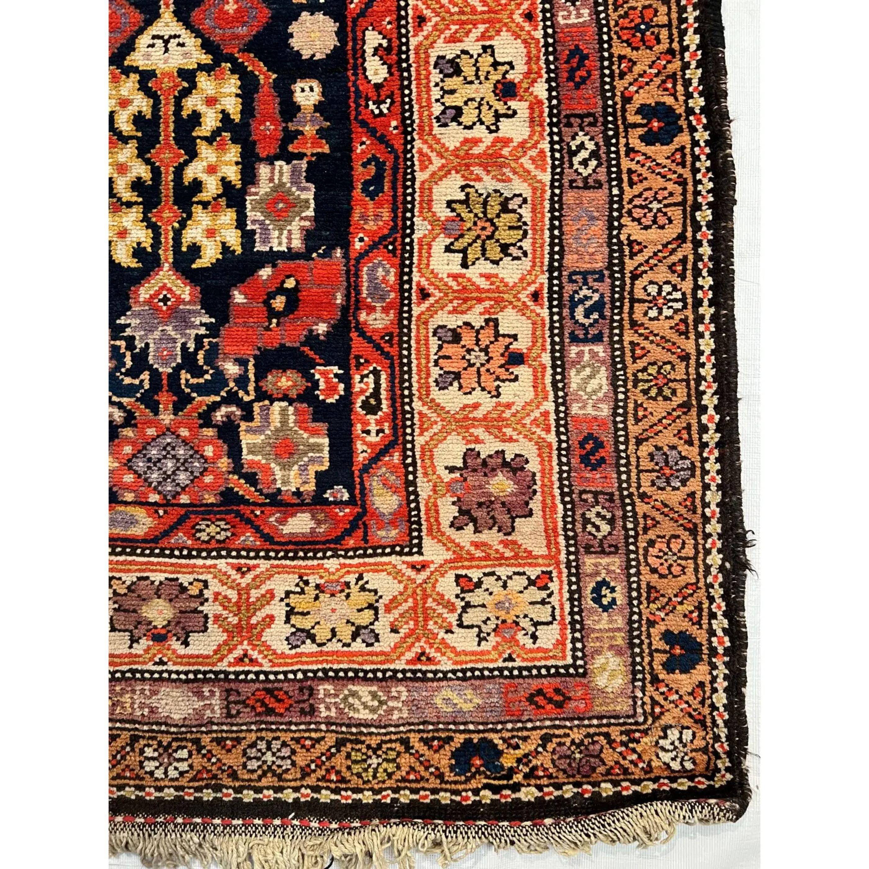 1900s Antique Malayer Rug In Good Condition For Sale In Los Angeles, US