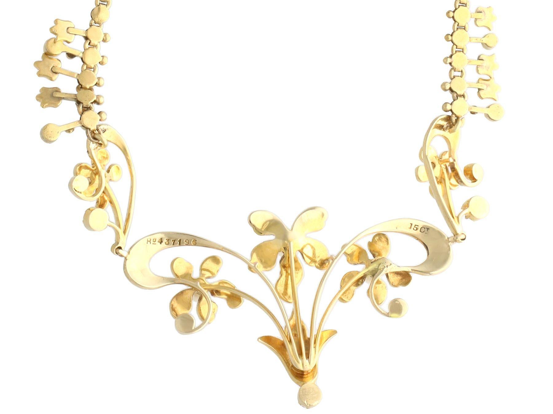 Round Cut 1900s, Antique Pearl and Yellow Gold Necklace