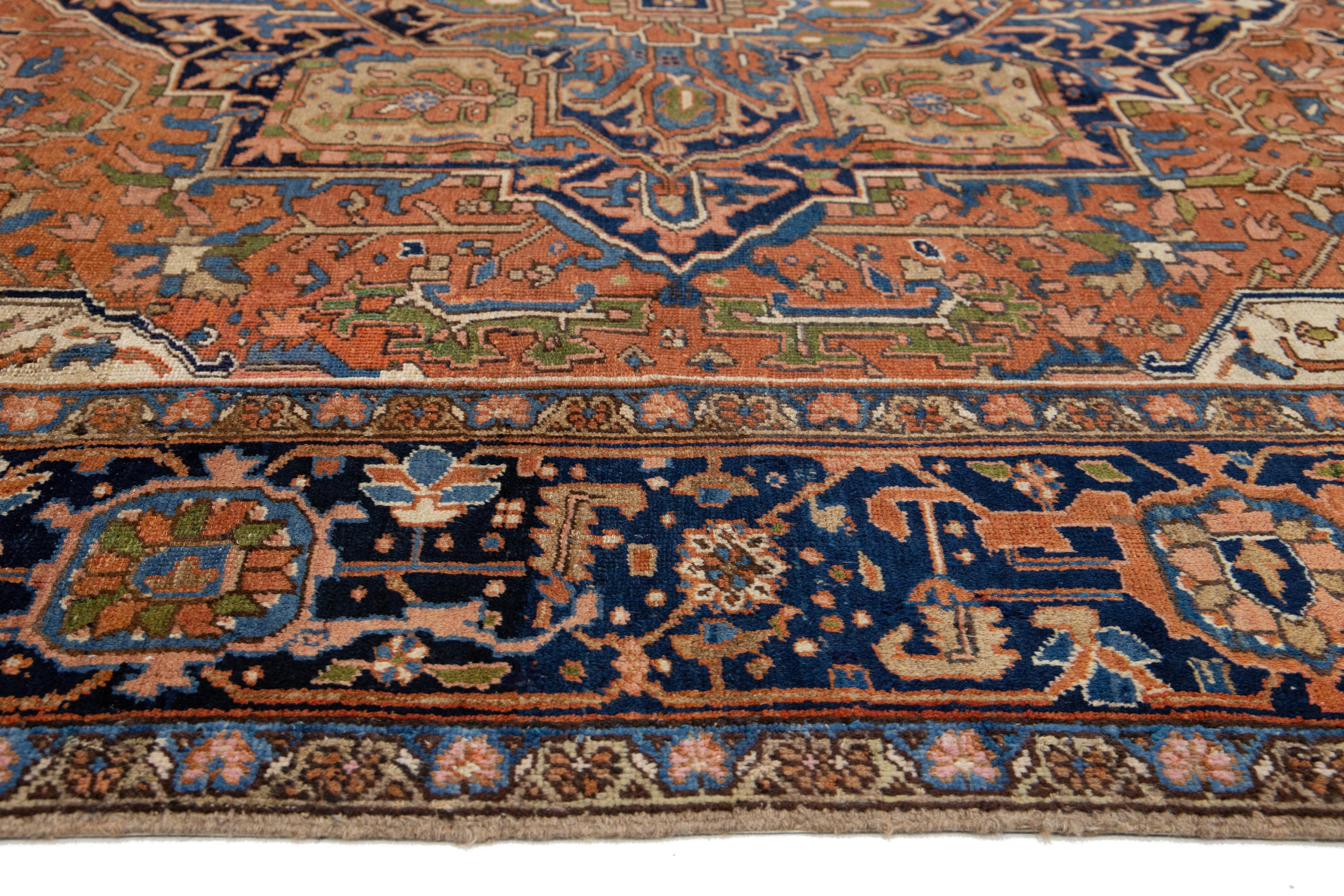 1900s Antiker Persischer Heriz Wollteppich Handgemacht In Rost Mit Medaillon Design im Angebot 4