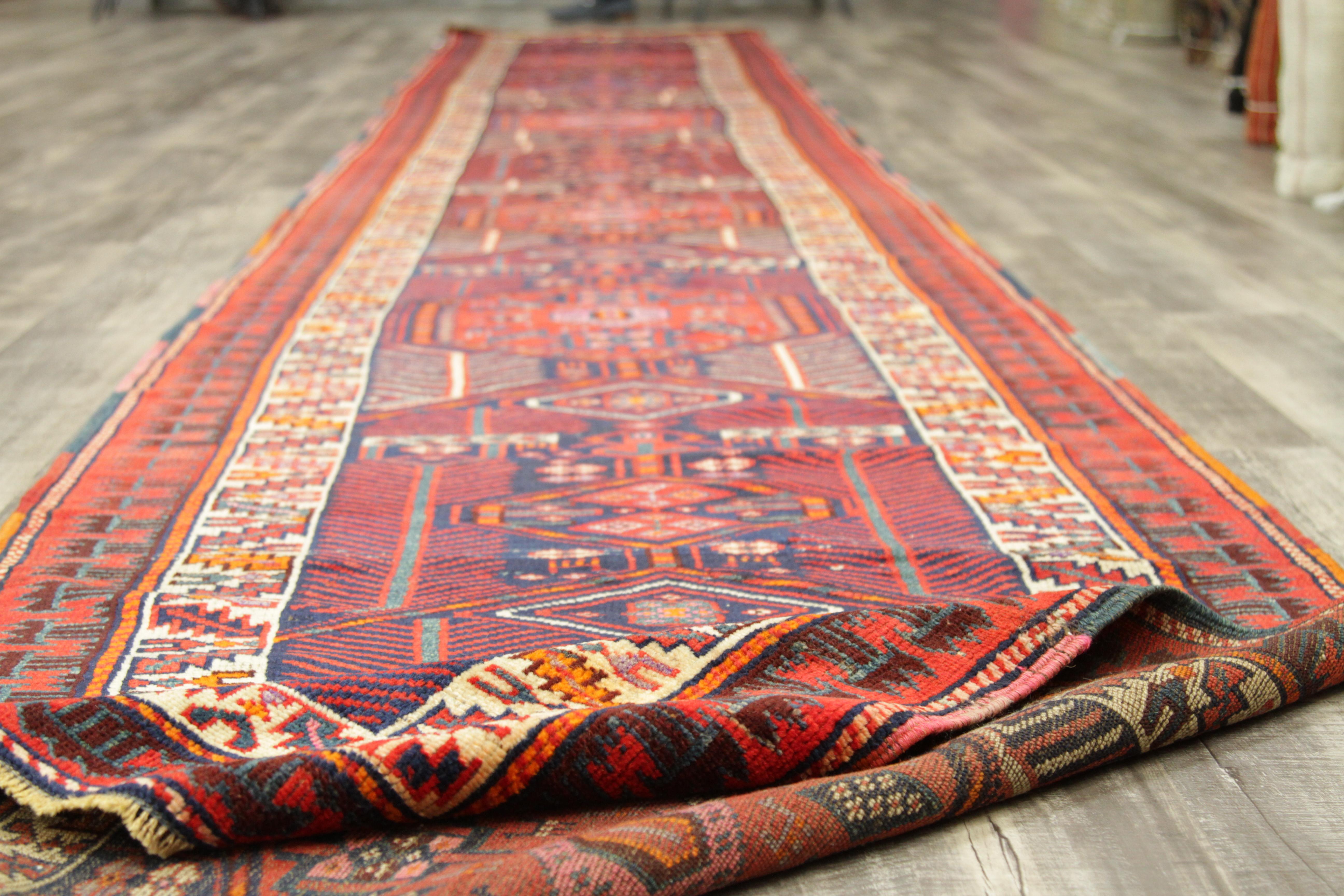 1900s Antique Persian Rug in Azerbaijan Design with Extended Length For Sale 5