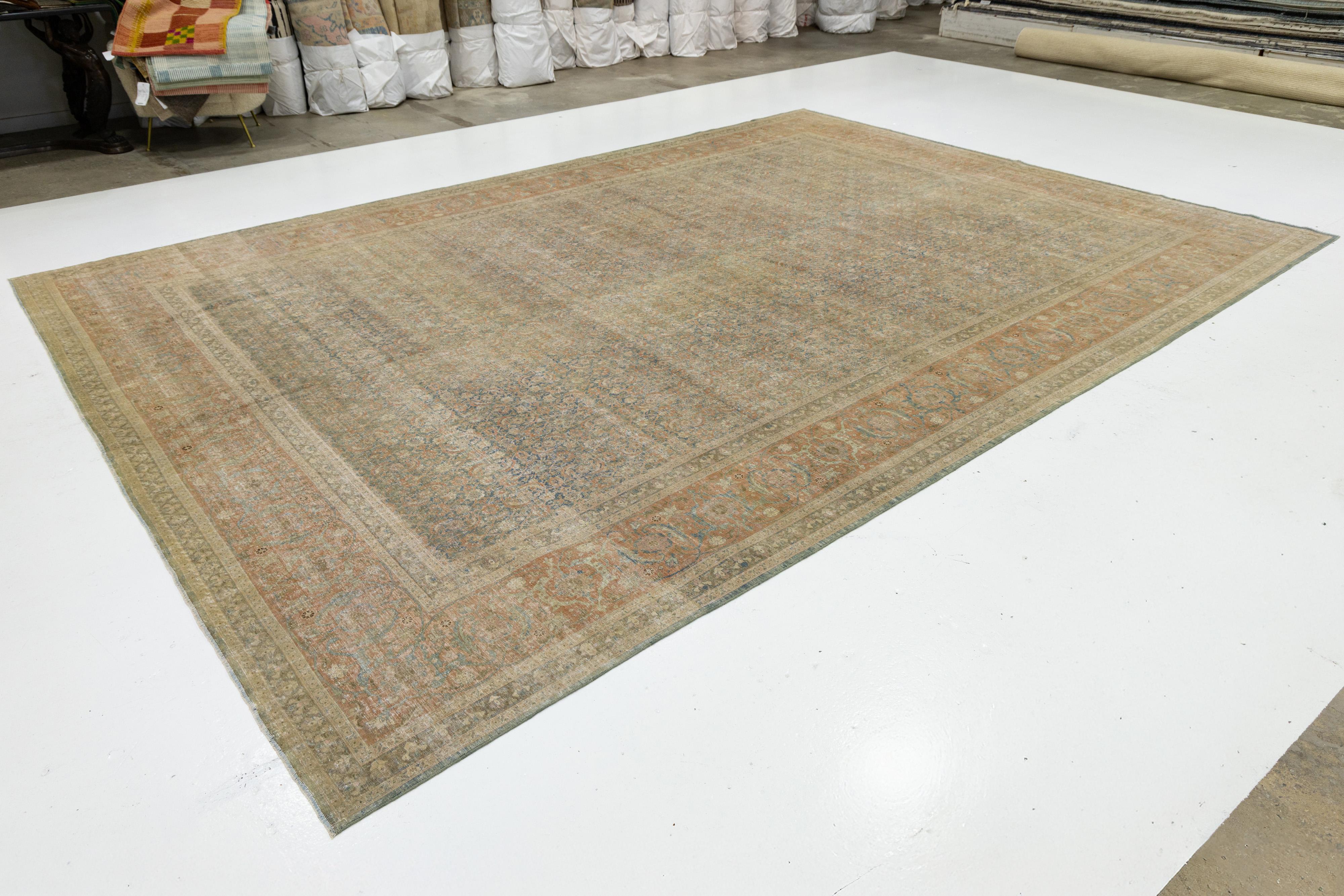 1900er Jahre antike persische Tabriz Wolle Teppich handgefertigt in Blau mit Allover-Muster (Persisch) im Angebot