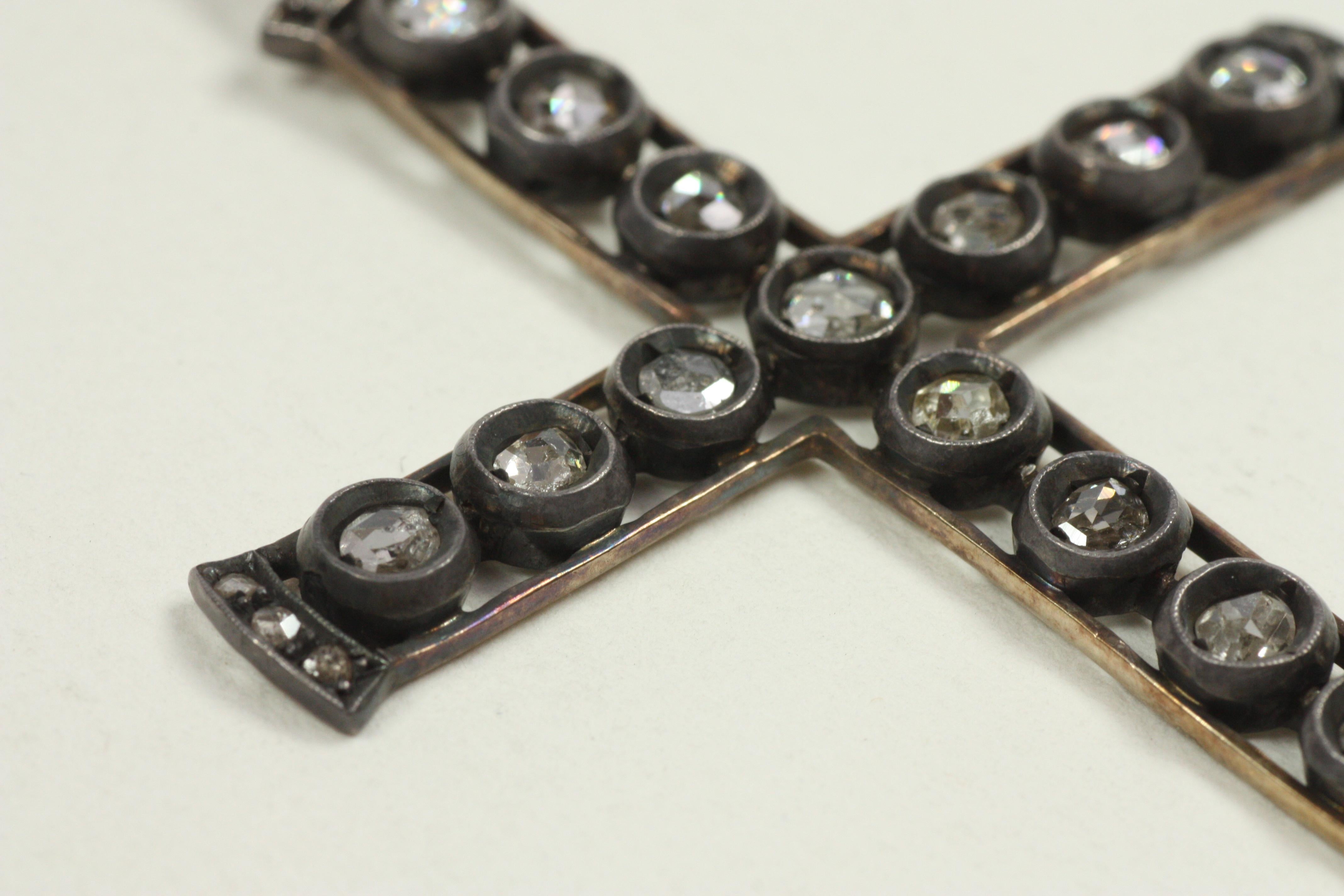 1900s Antike Rose Cut Diamond Cross Anhänger im Angebot 4