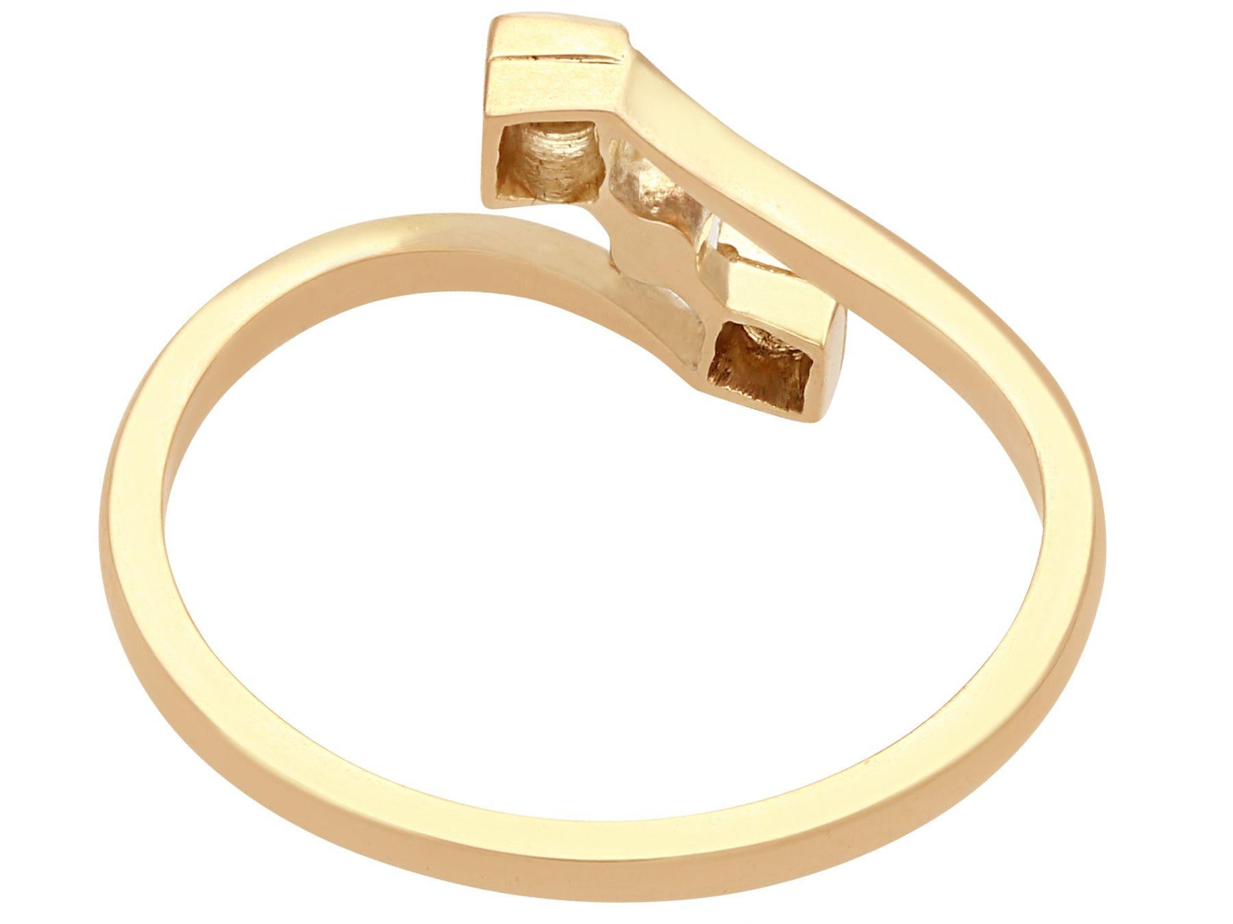 1900er Jahre Gelbgold-Twist-Ring mit Saatperlen und Diamanten für Damen oder Herren im Angebot