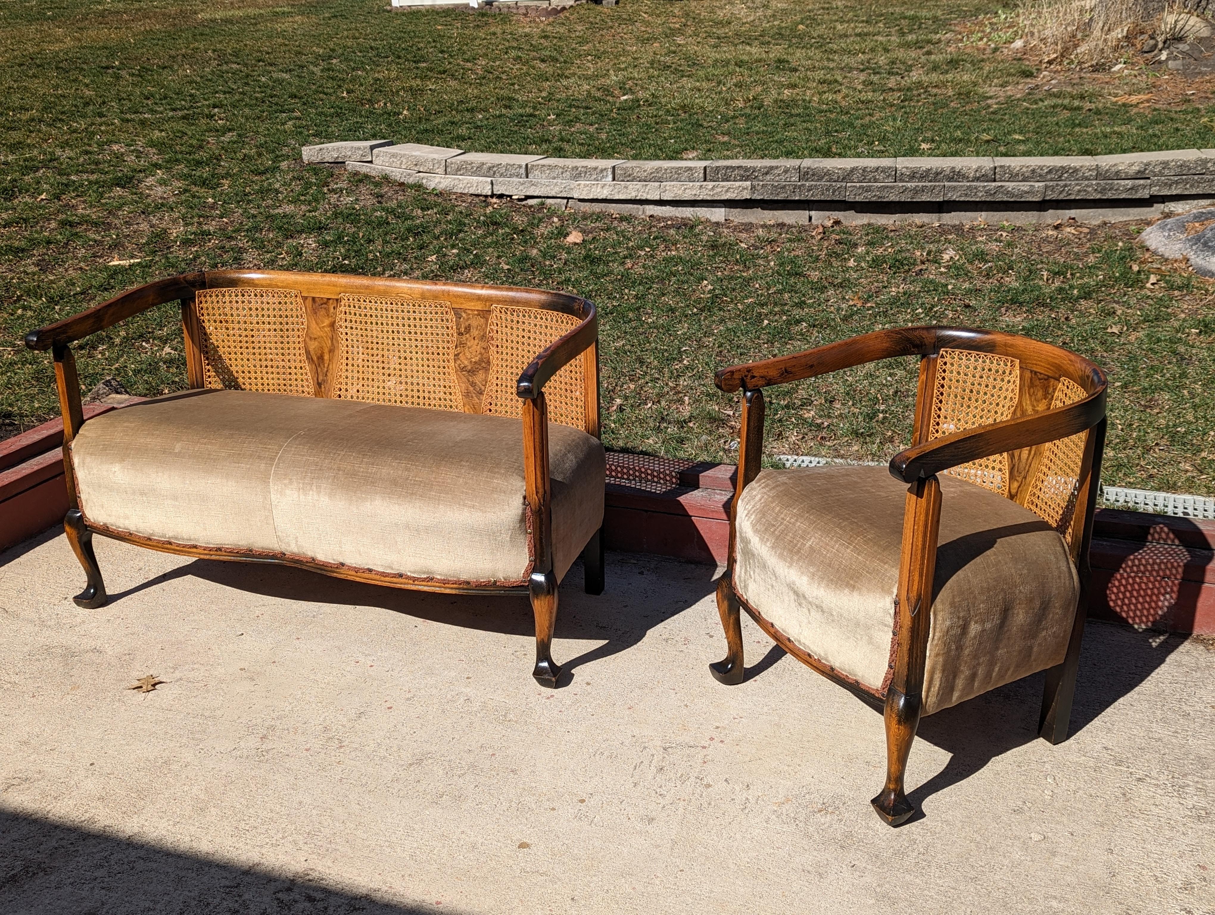 Victorian 1900s Antique Settee and Matching Chair For Sale