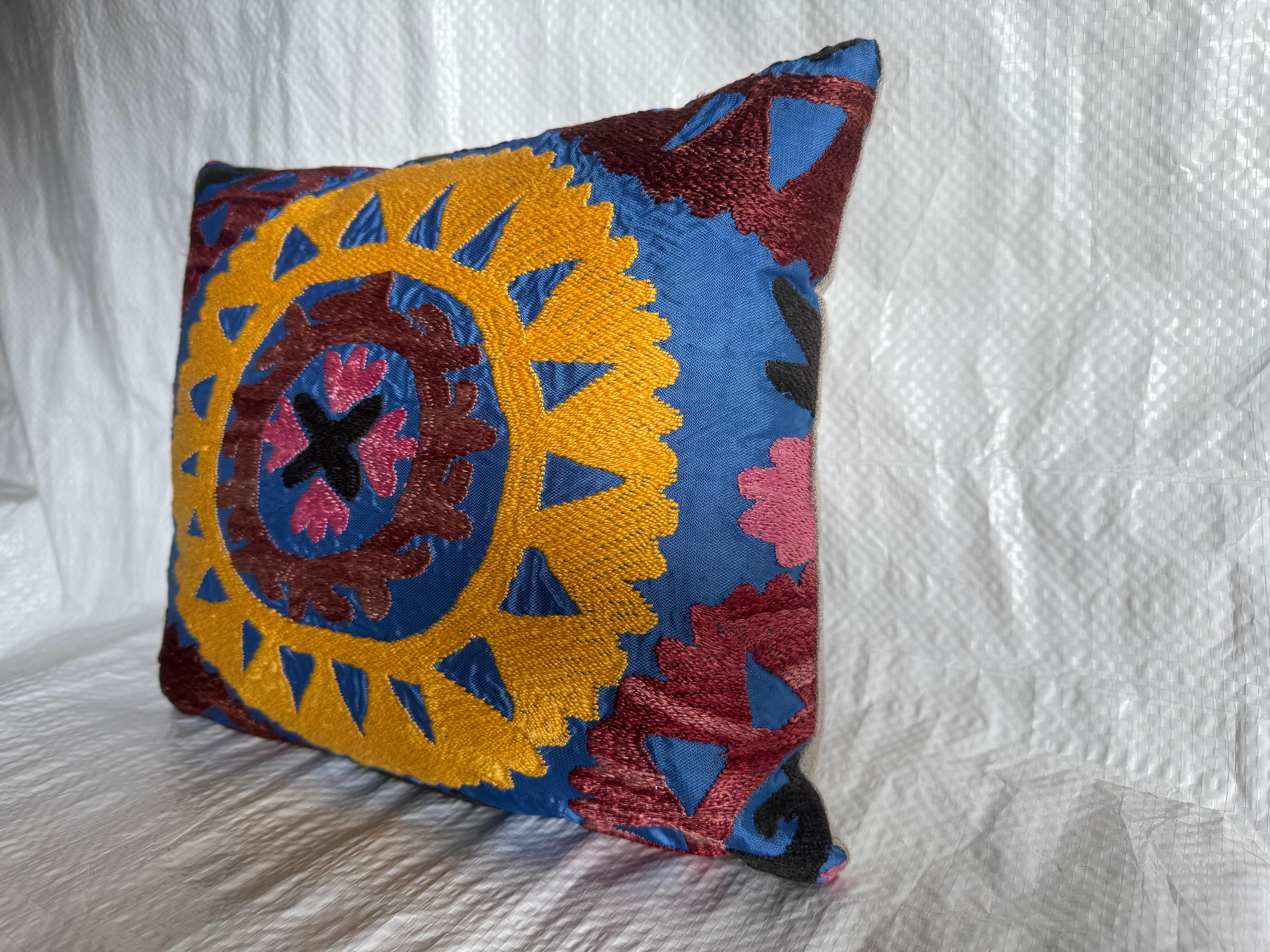 Ouzbek Oreiller Suzani ancien 1900 en vente