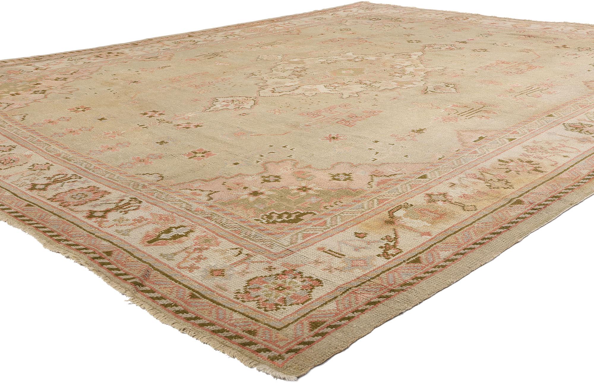 Antiker türkischer Oushak-Teppich von 1900 mit traditionellem Stil (Türkisch) im Angebot