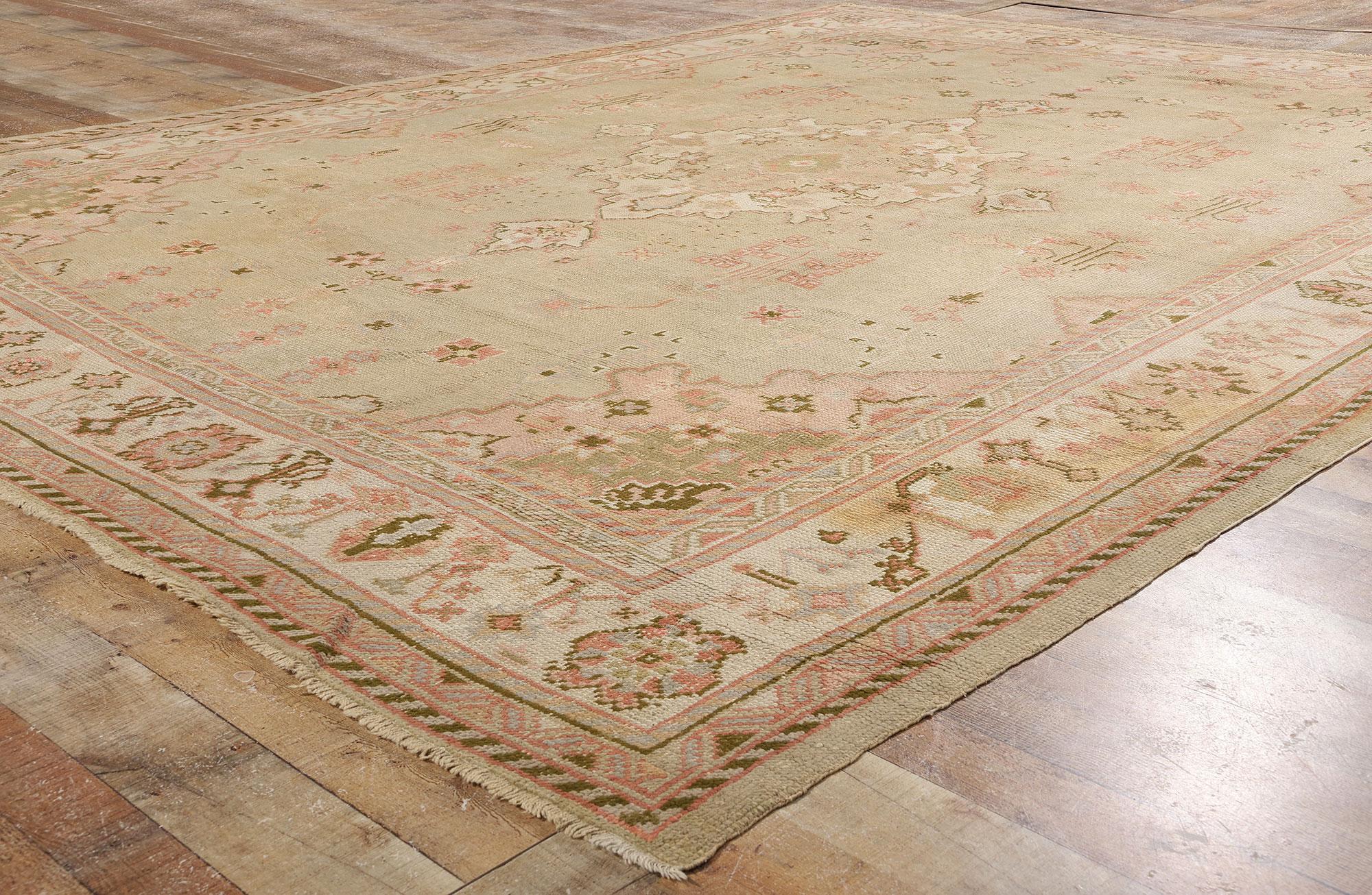Antiker türkischer Oushak-Teppich von 1900 mit traditionellem Stil (Handgeknüpft) im Angebot