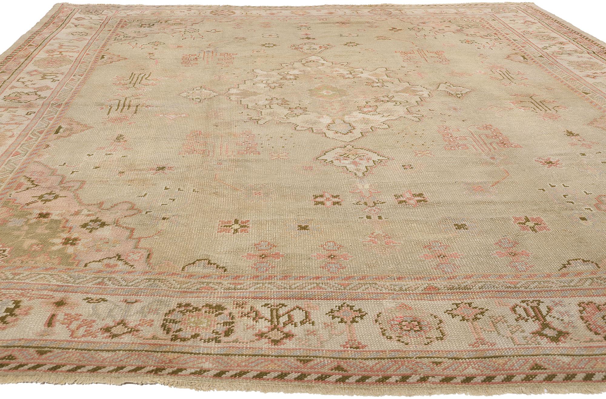 Antiker türkischer Oushak-Teppich von 1900 mit traditionellem Stil im Zustand „Gut“ im Angebot in Dallas, TX