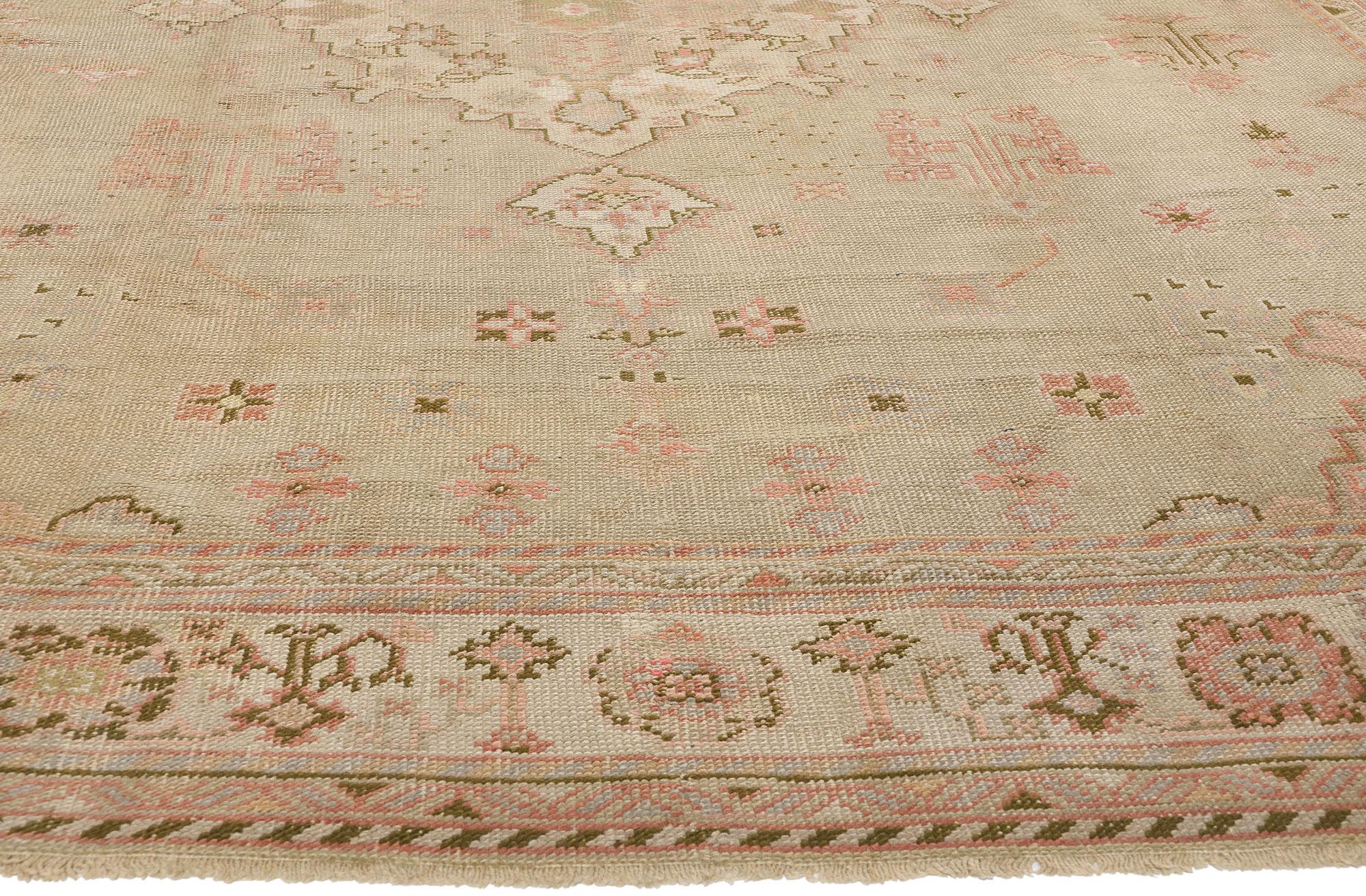 Antiker türkischer Oushak-Teppich von 1900 mit traditionellem Stil (Wolle) im Angebot