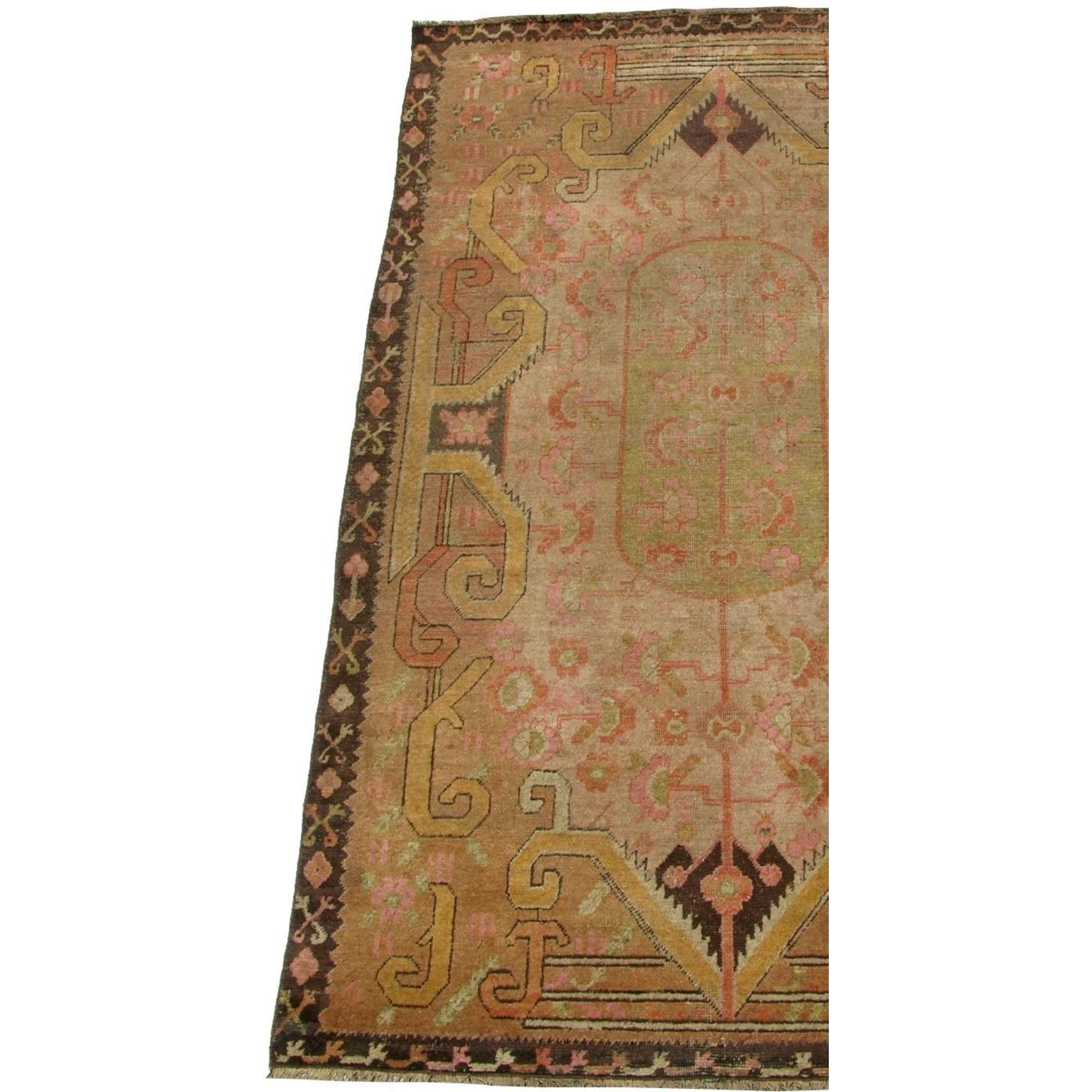 1900s Antique Uzbek Samarkand Rug- 8'1'' X 4'11'' In Good Condition For Sale In Los Angeles, US