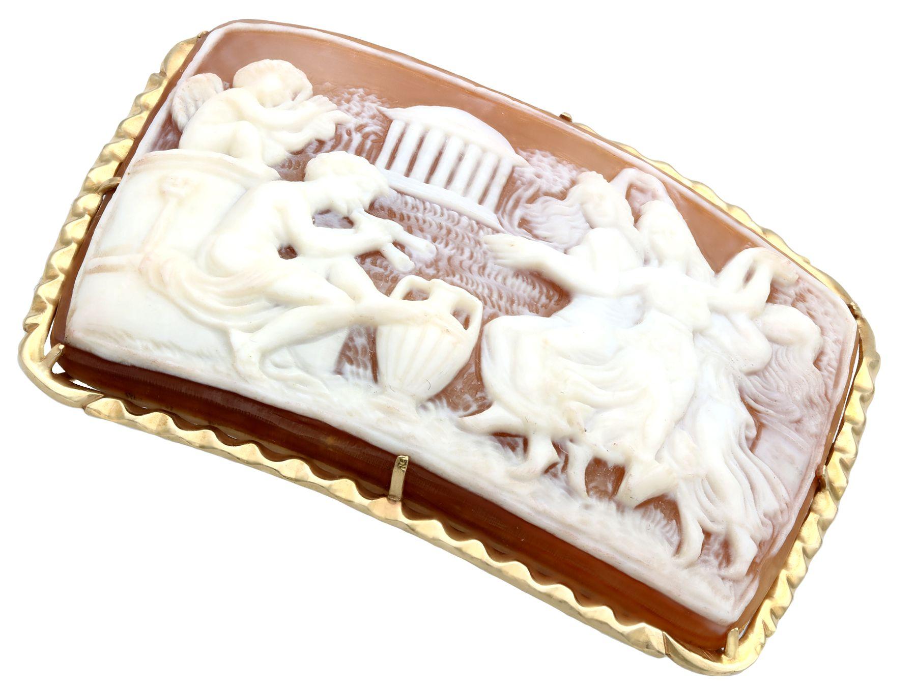 A fine and impressive Victorian 14 karat yellow gold, carved shell cameo brooch; part of our diverse antique jewellery and estate jewelry collections.

This impressive carved shell antique brooch has been crafted in 14k yellow gold.

The finely