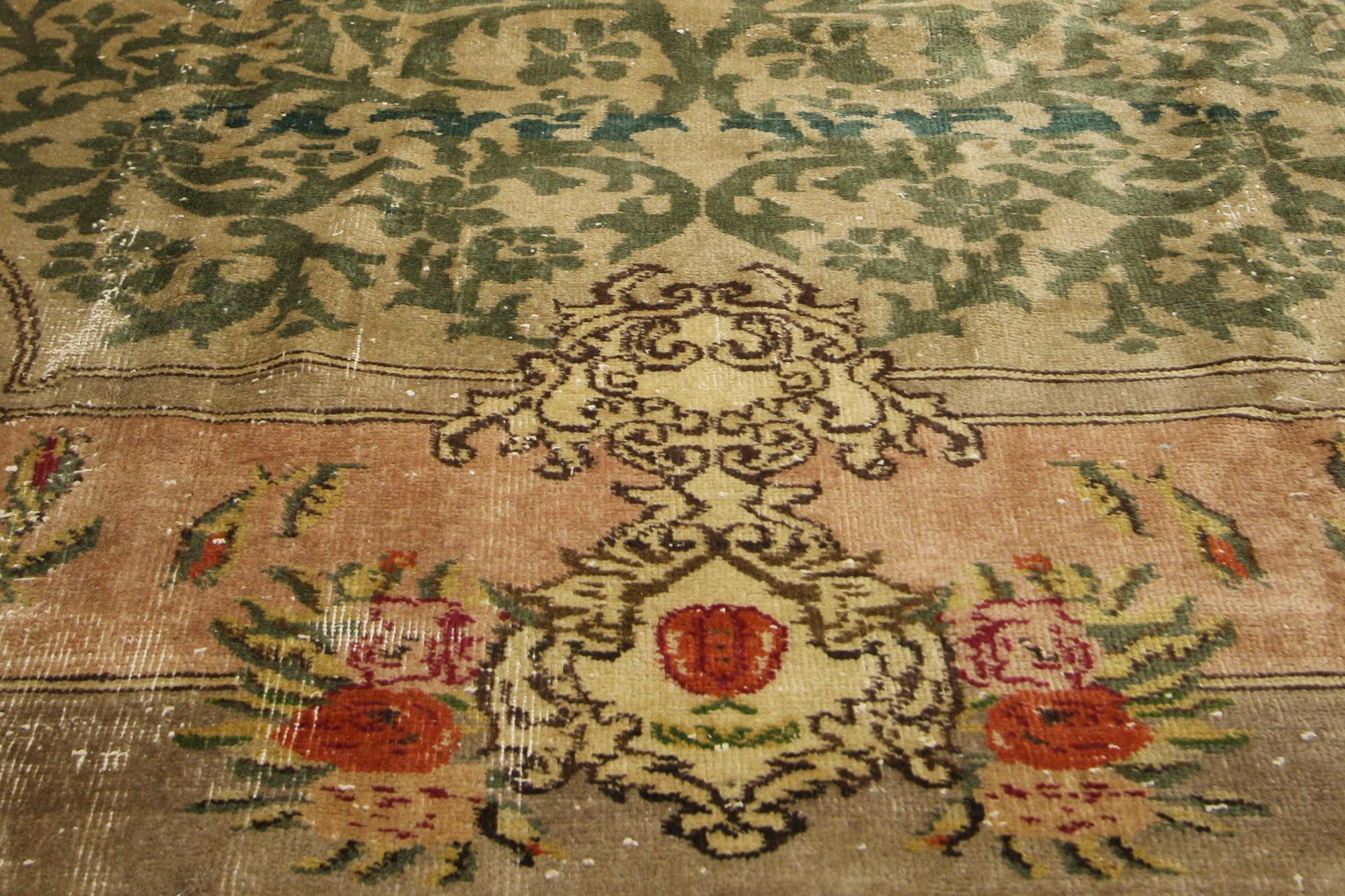1900's Antique Warm Earth-Tone Turkish Sparta Carpet In Distressed Condition For Sale In Dallas, TX