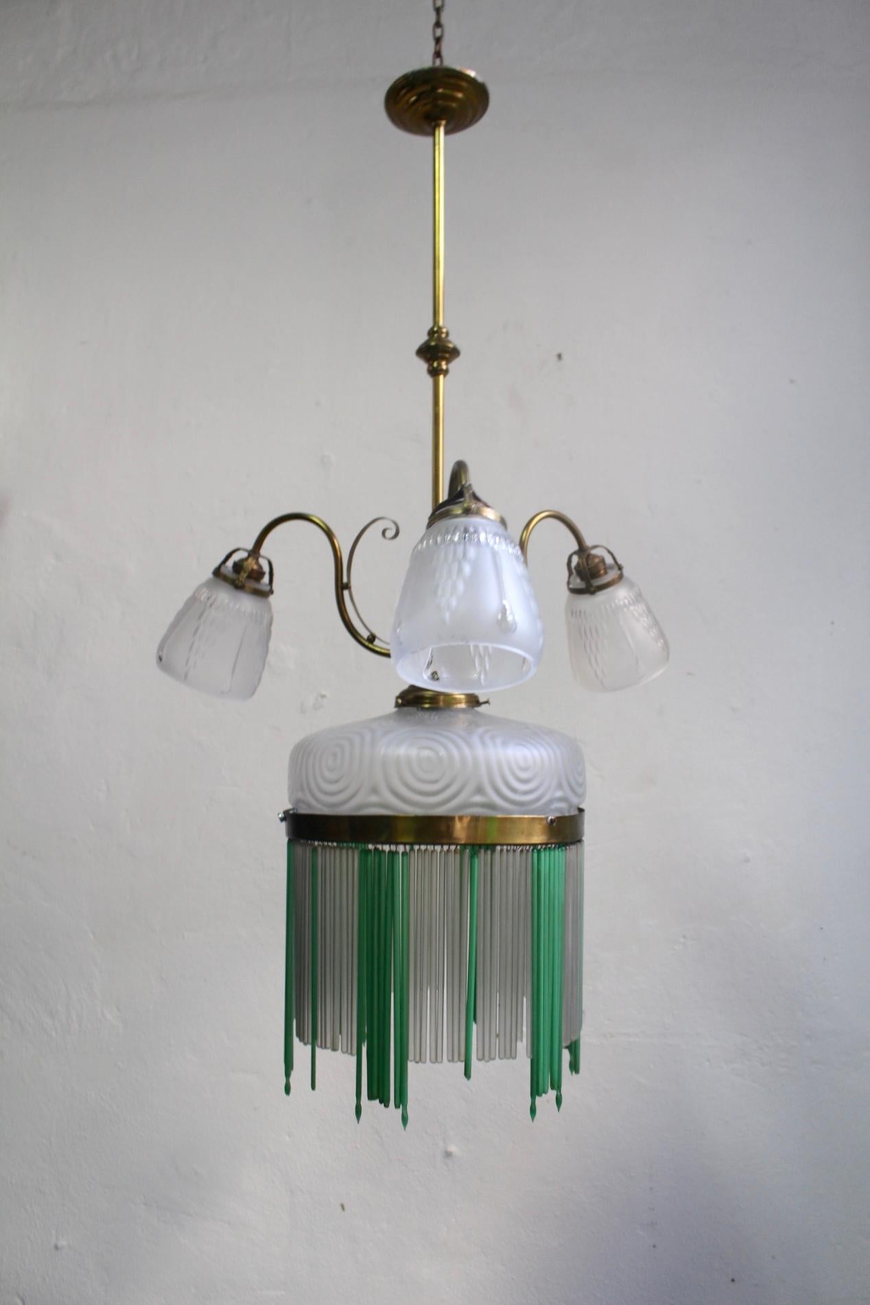 1900s, Art Nouveau 4-Lights Chandelier with Carved Glass In Good Condition For Sale In Valencia, Valencia