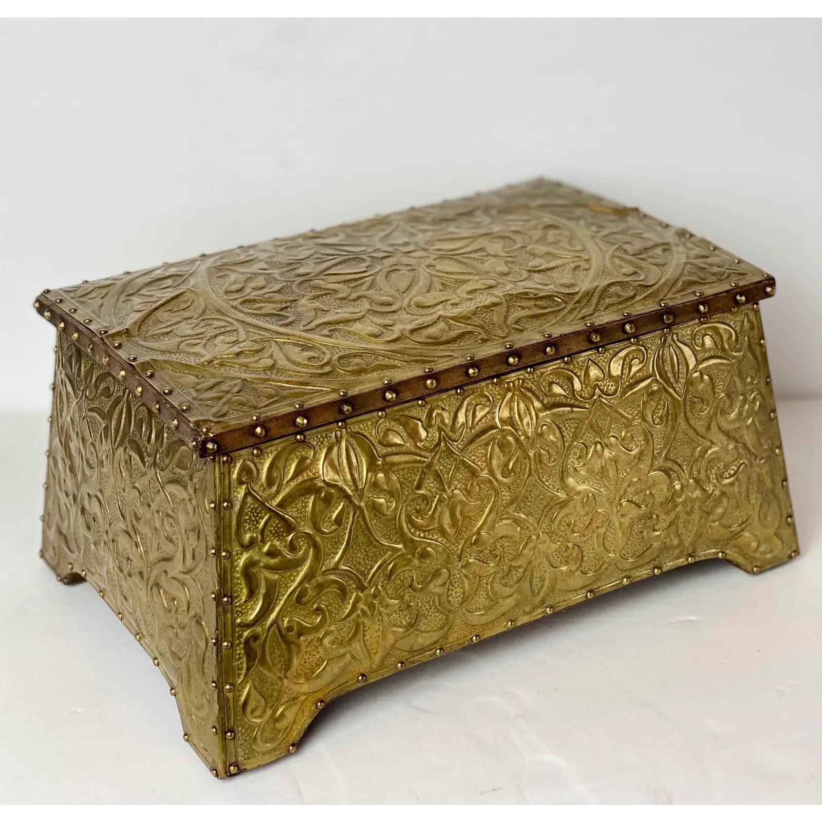 1900s Art Nouveau Brass Tin Box For Sale 1