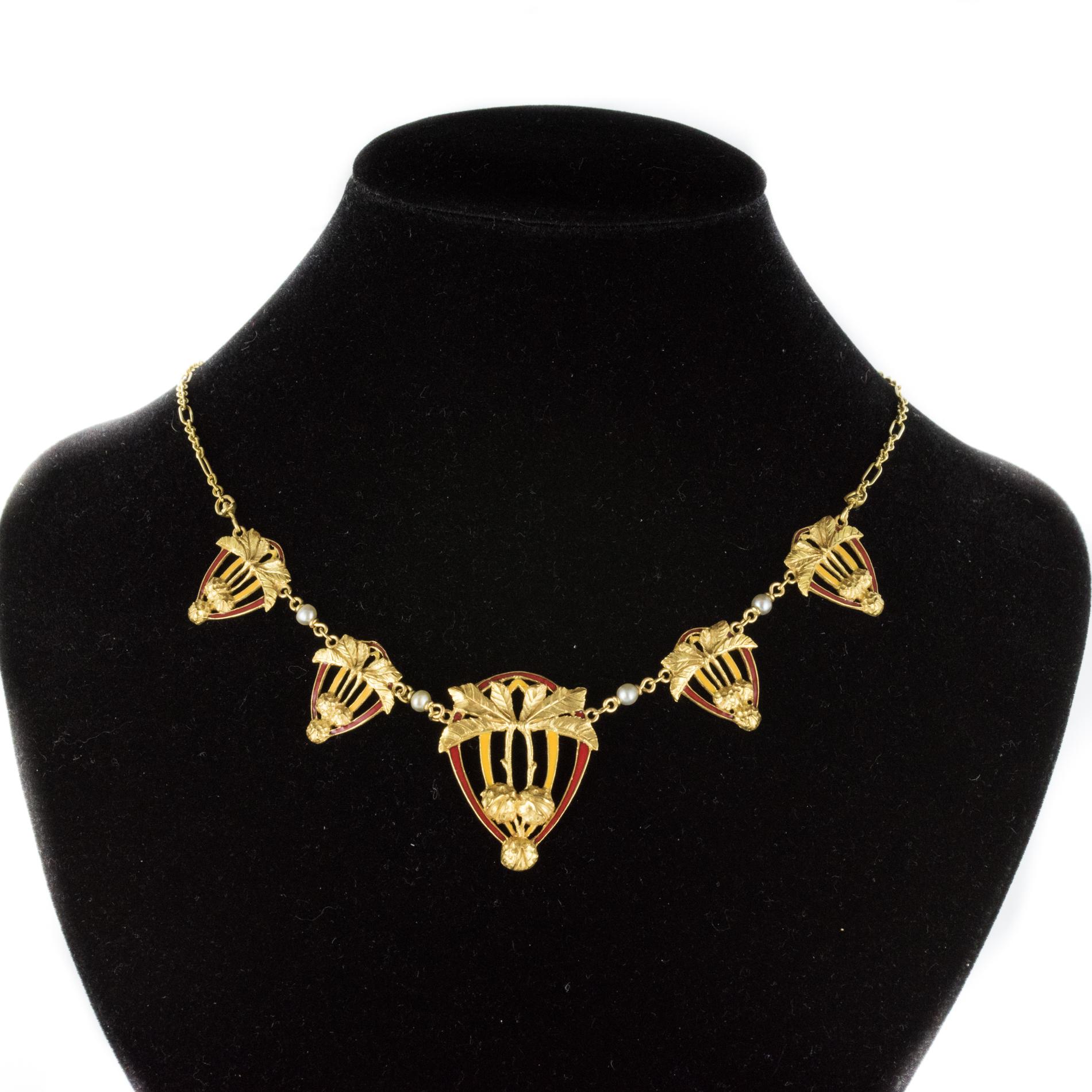 1900s Art Nouveau Gold Natural Pearl Enamel Drapery Necklace In Excellent Condition In Poitiers, FR