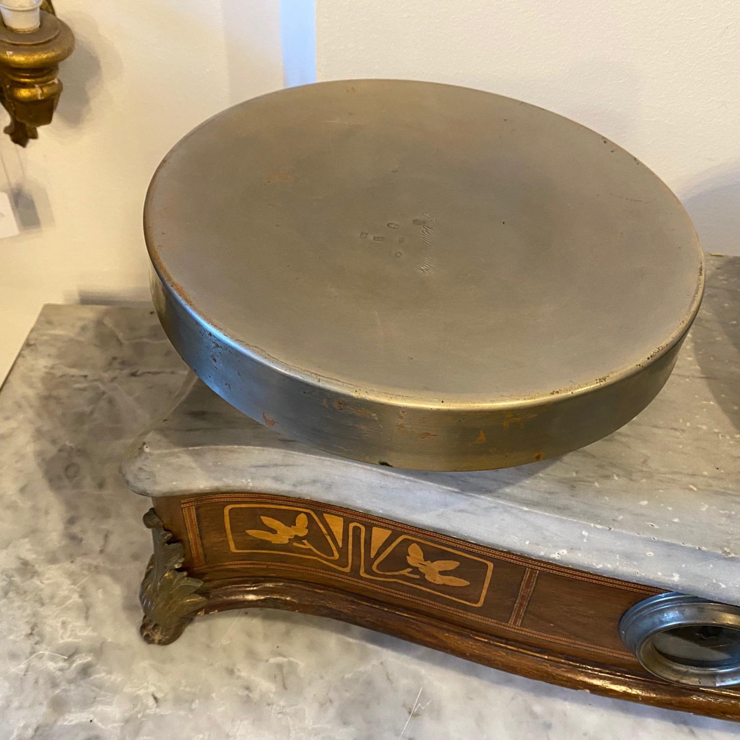 1900s Art Nouveau Italian Scale with Floral Inlays and Bronzes For Sale 2