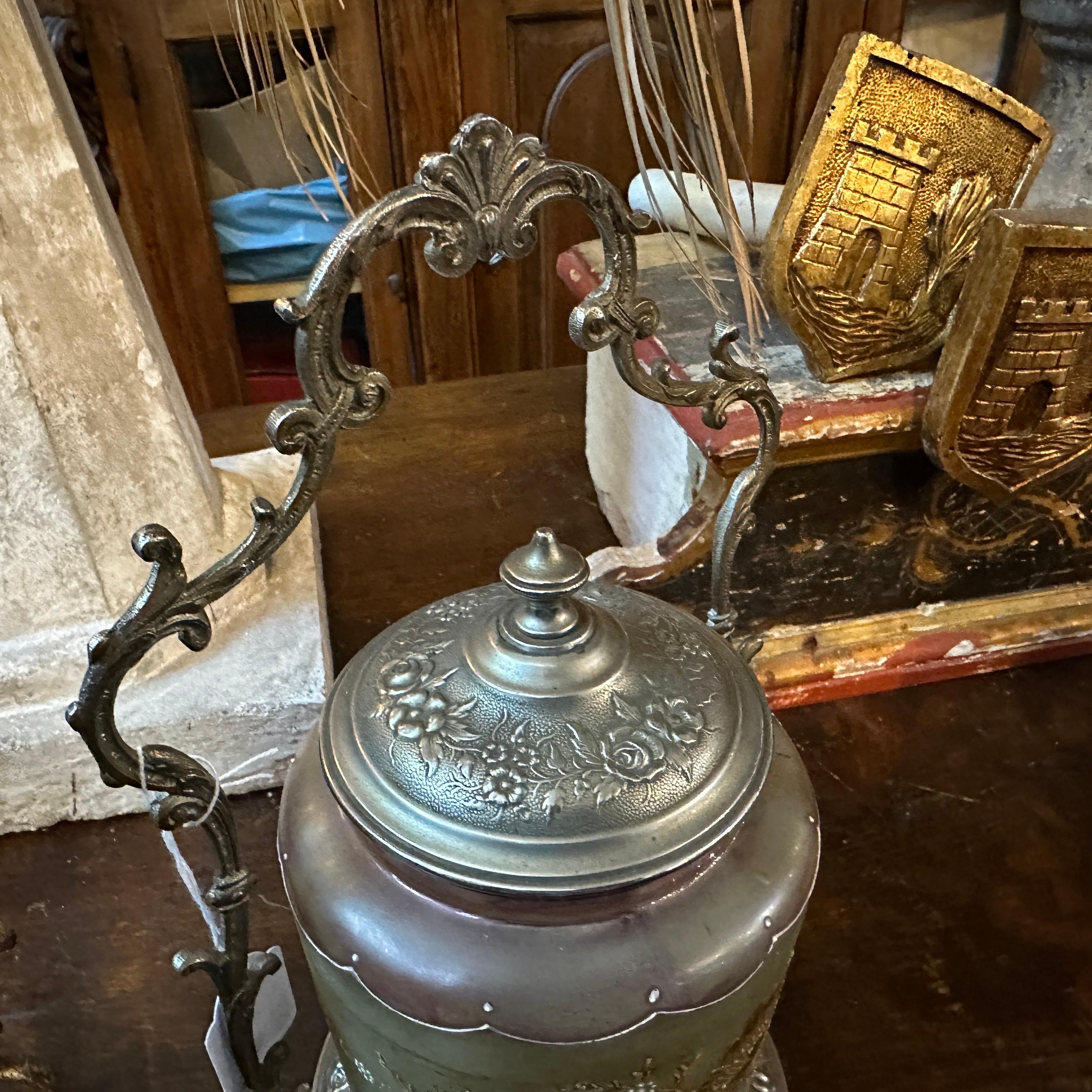 Caja de galletas francesa de metal y cristal Art Nouveau en venta 2