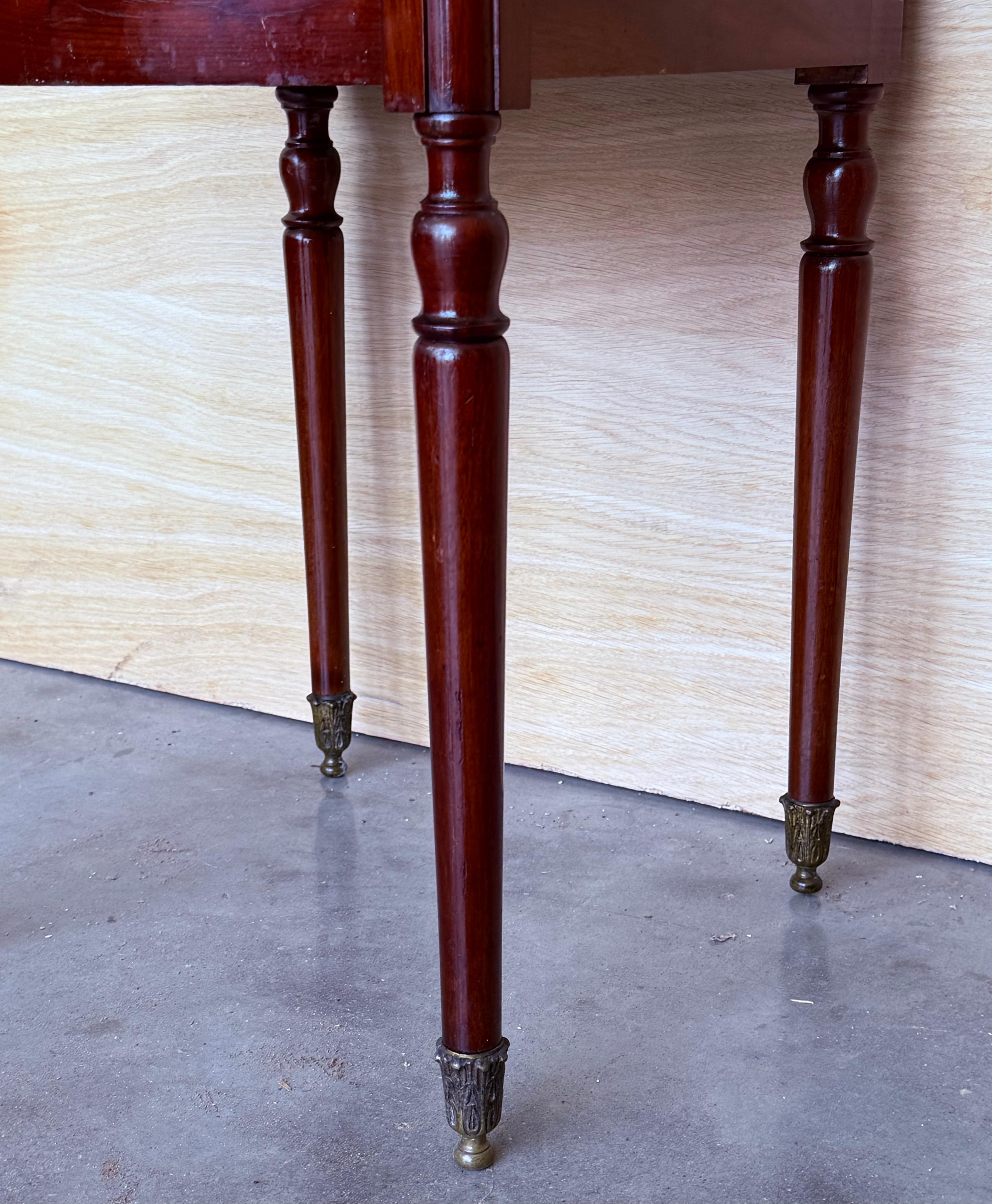 1900, Coppia di comodini in mogano Art Nouveau con top in marmo in vendita 3