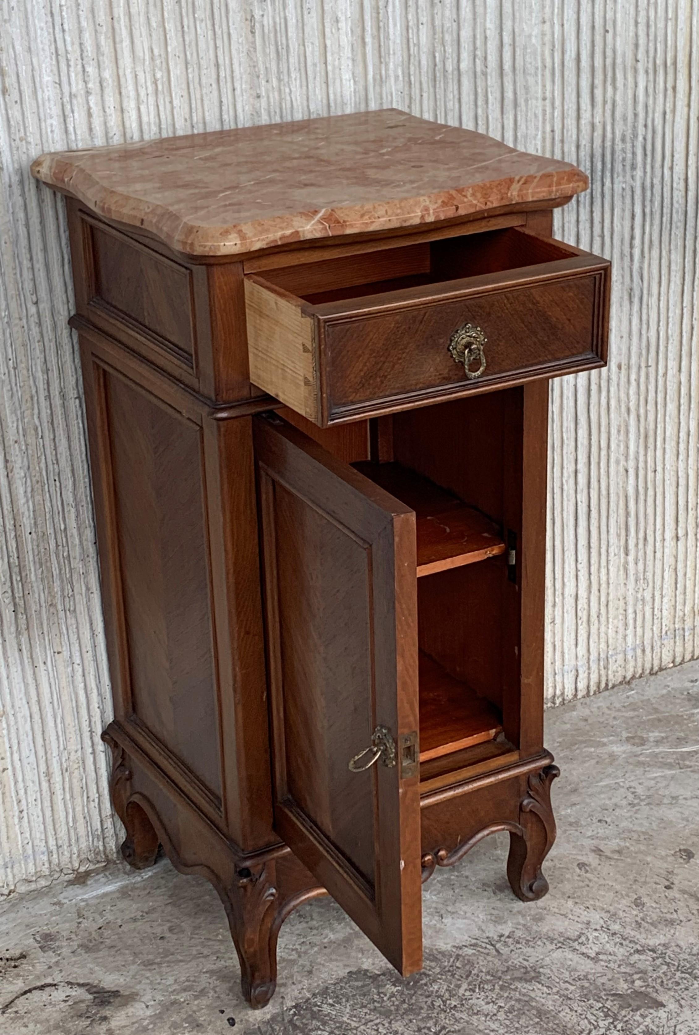 1900s, Art Nouveau Pair of Walnut Nightstands with Crest and Marble Top 6