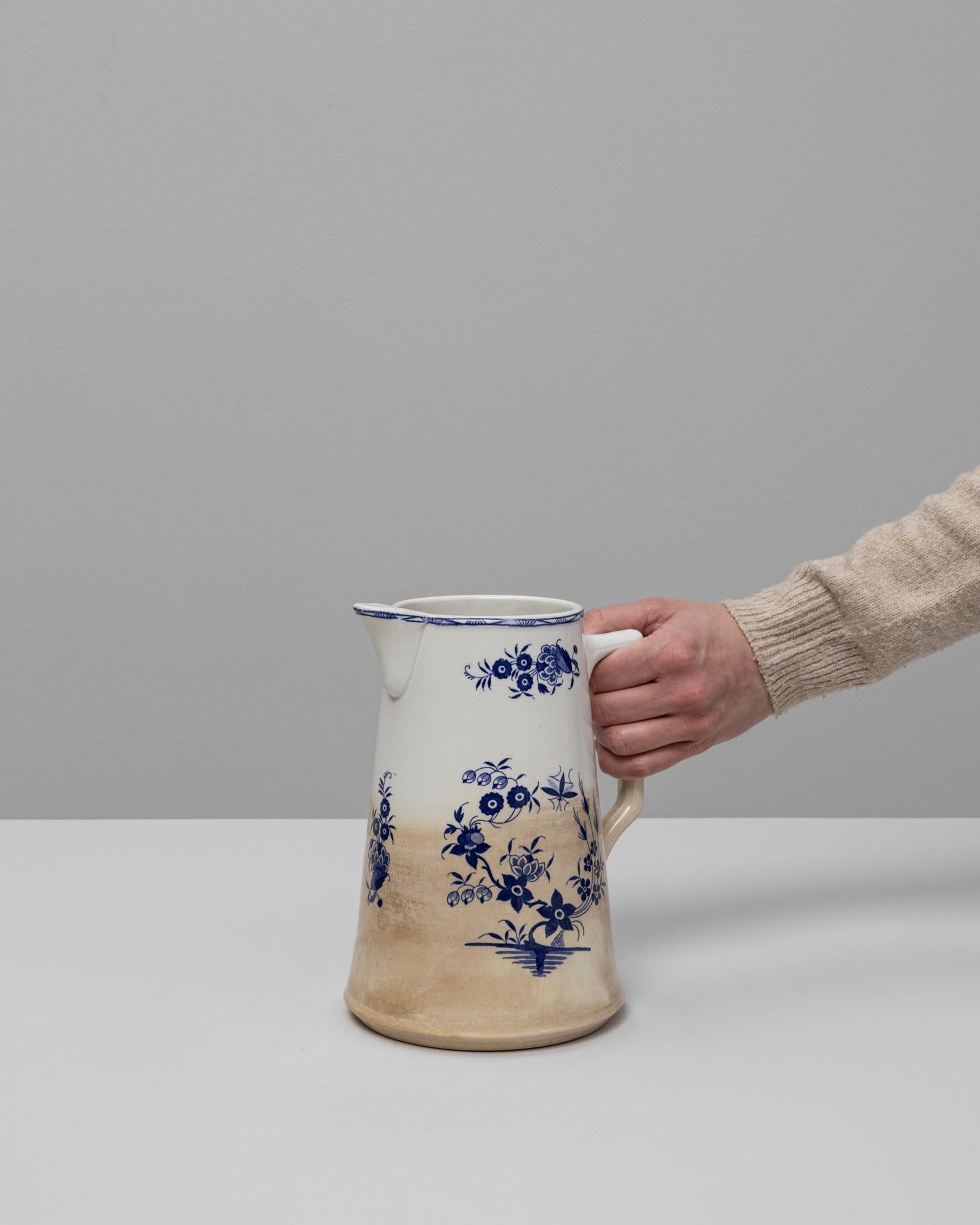 Brocca in ceramica a cineserie blu belga del 1900 In condizioni buone in vendita a High Point, NC