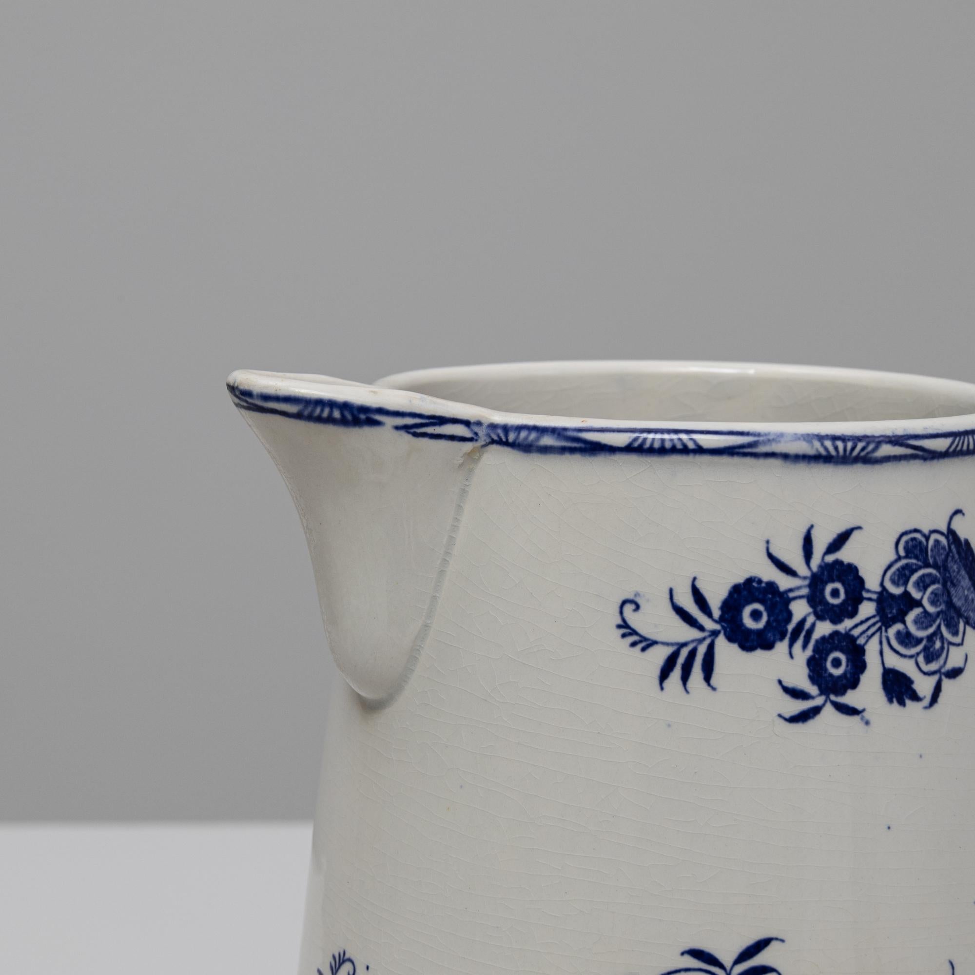 Brocca in ceramica a cineserie blu belga del 1900 in vendita 1