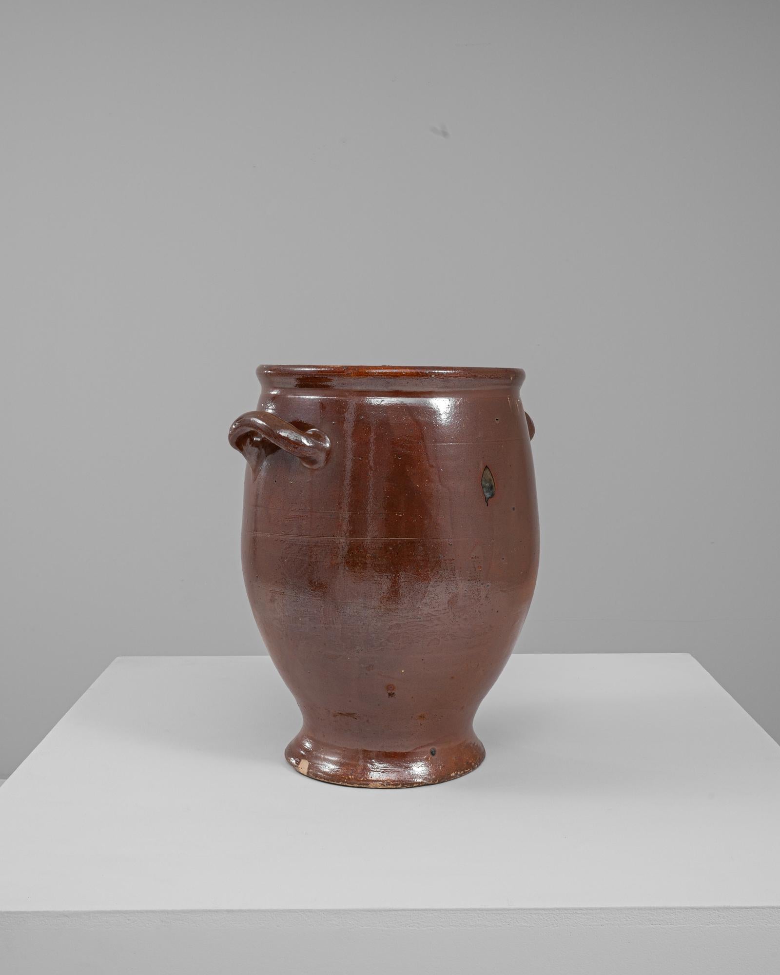 Vaso in ceramica belga del 1900 In condizioni buone in vendita a High Point, NC