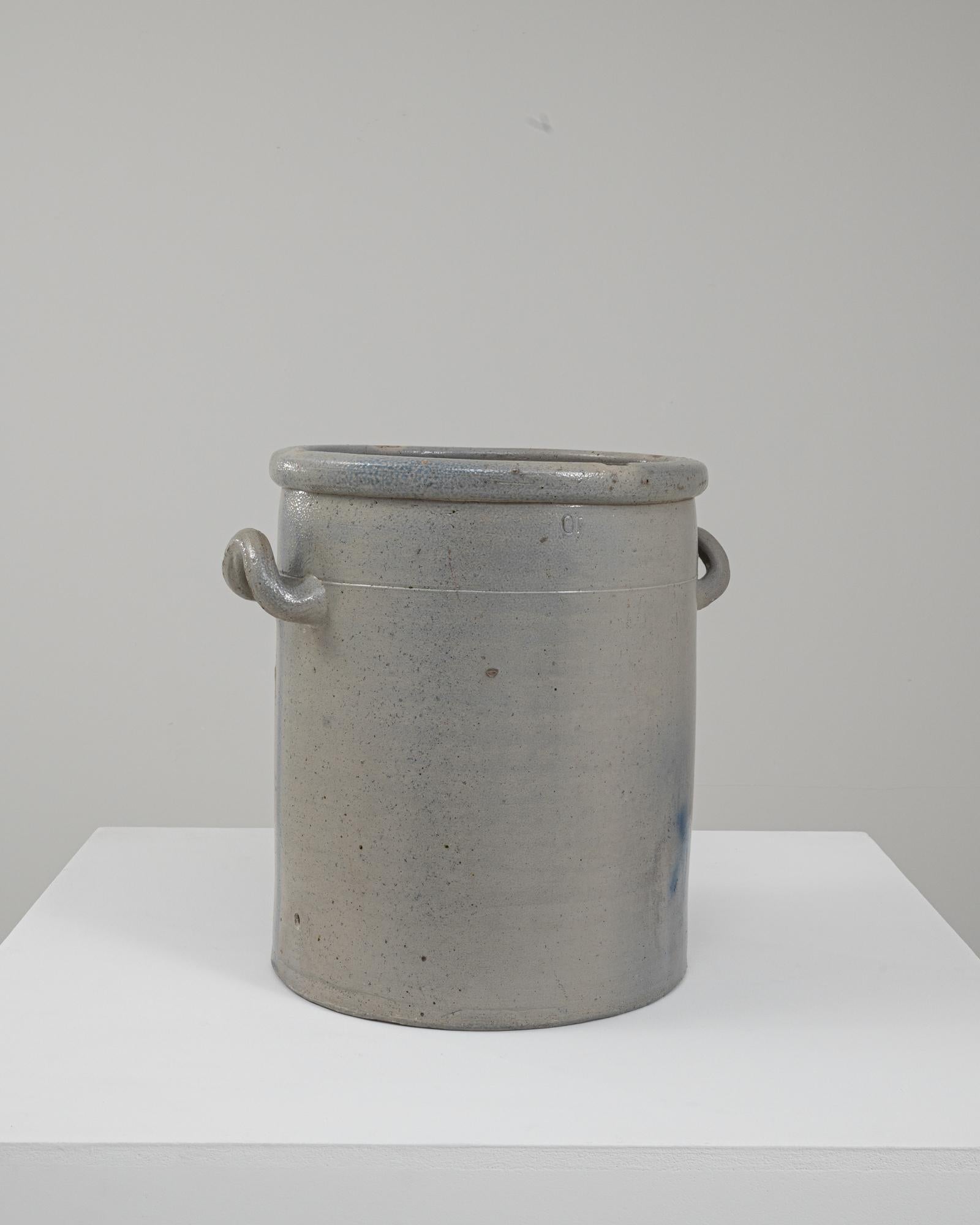 Vaso in ceramica belga del 1900 In condizioni buone in vendita a High Point, NC