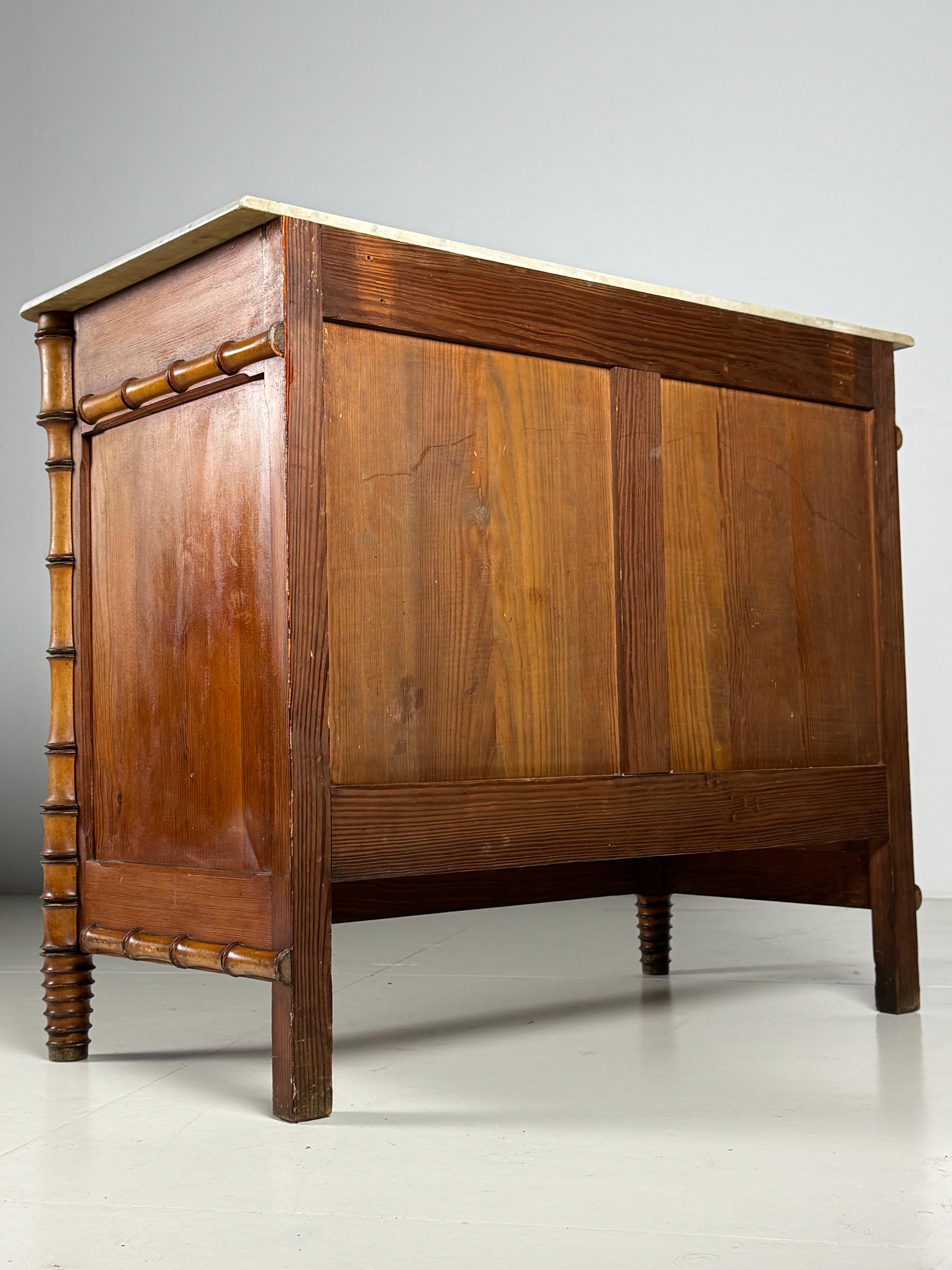 1900er Belgische Kommode aus Kunstbambus im Angebot 10
