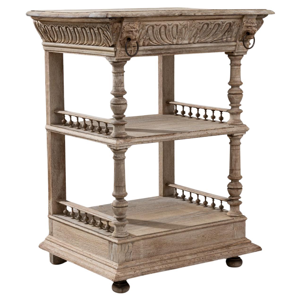 1900s Belgian Hand-Carved Oak Bedside Table im Angebot