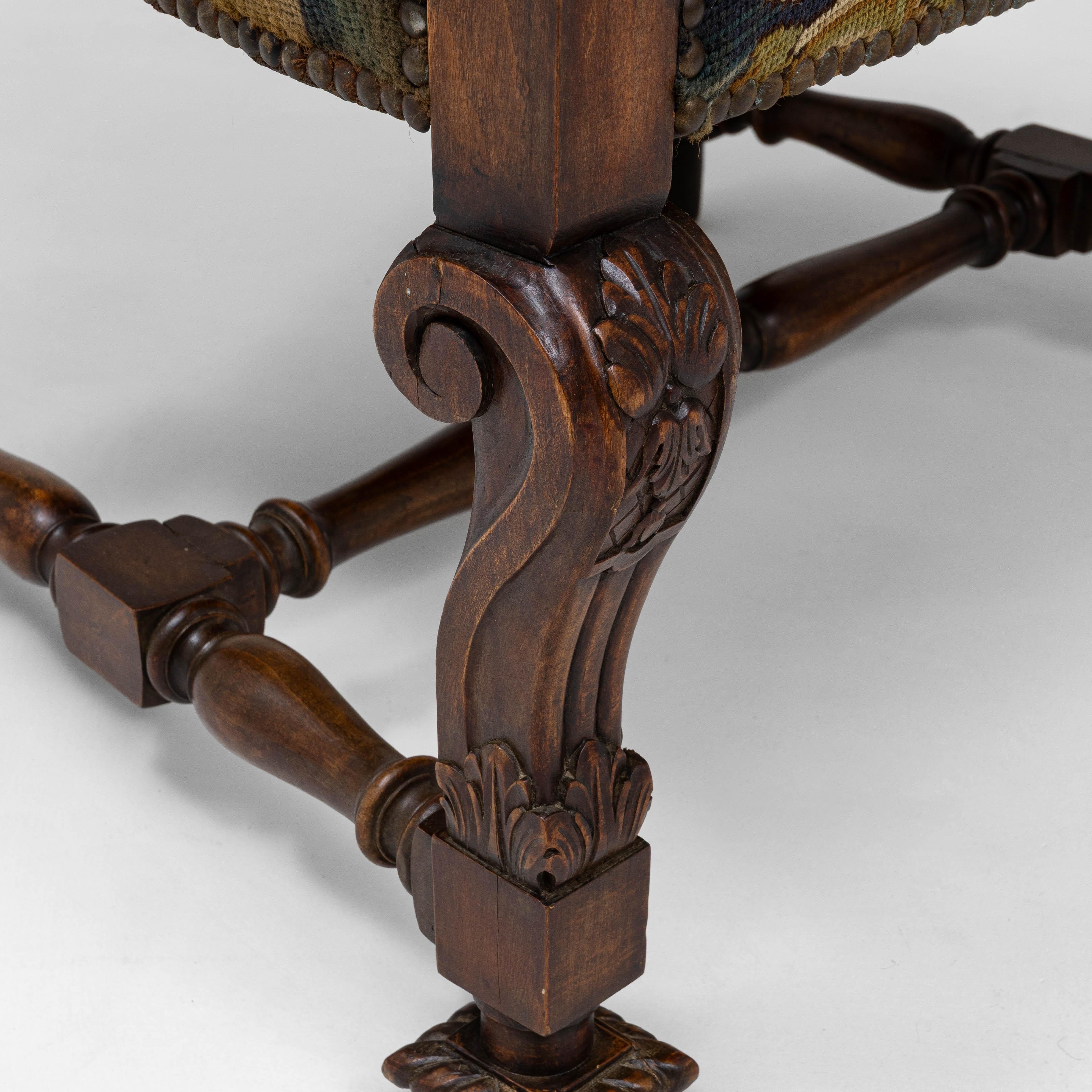 1900 Sillón belga Luis XIV tallado con tapicería de tapiz en venta 8