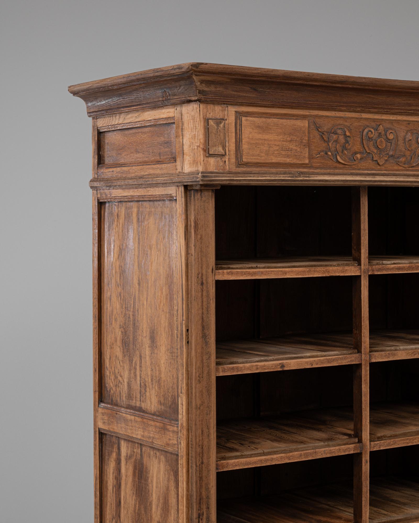 Archivador de madera de estilo neoclásico belga de 1900 siglo XX en venta