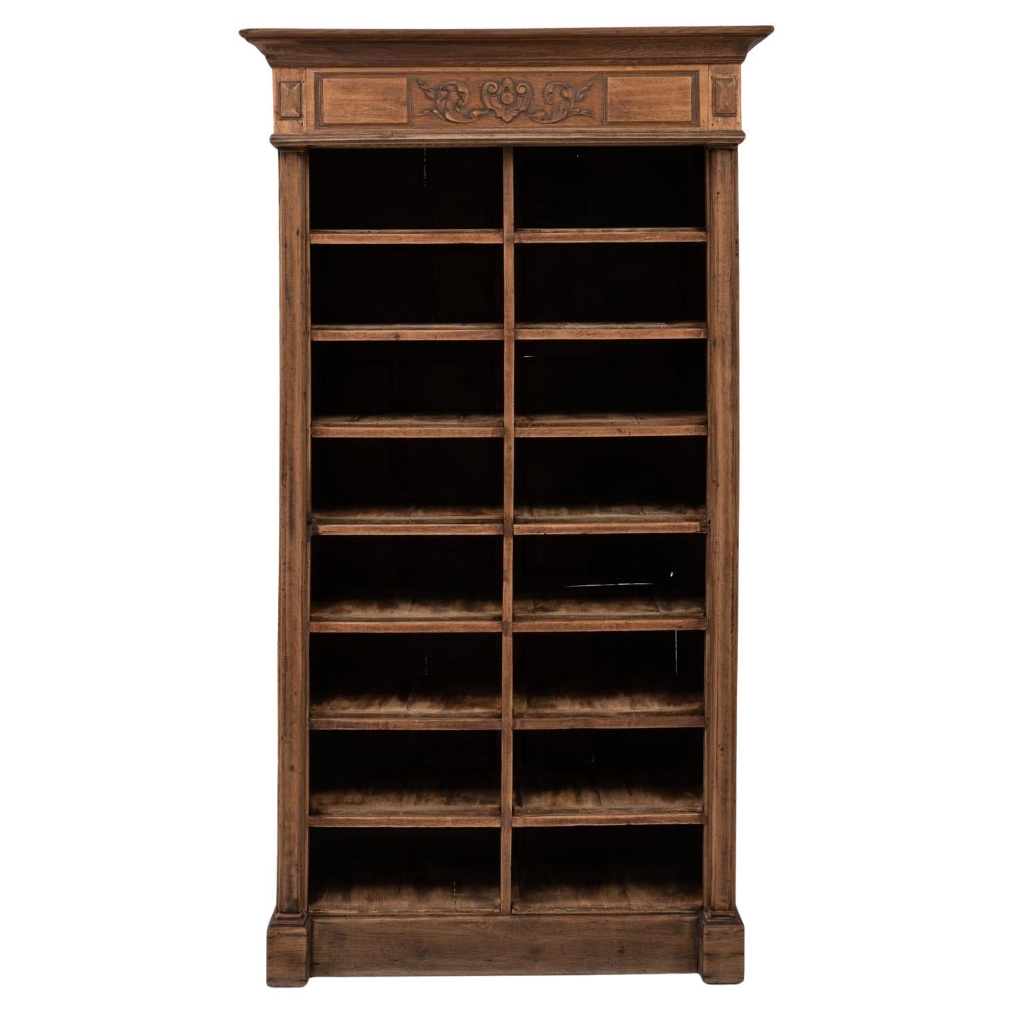 Mobile per archiviazione in legno in stile neoclassico belga del 1900