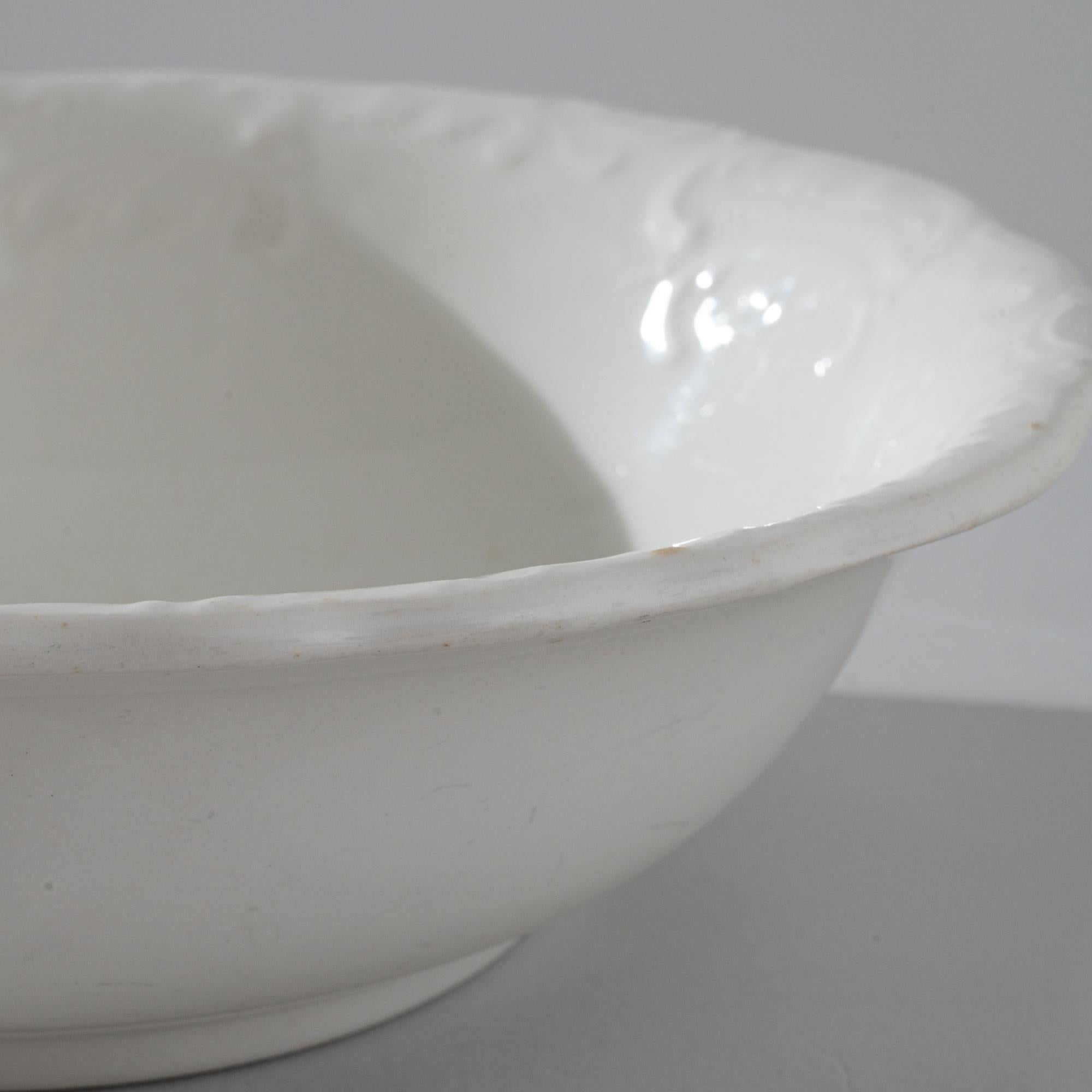 1900s Belgian Porcelain Bowl For Sale 2